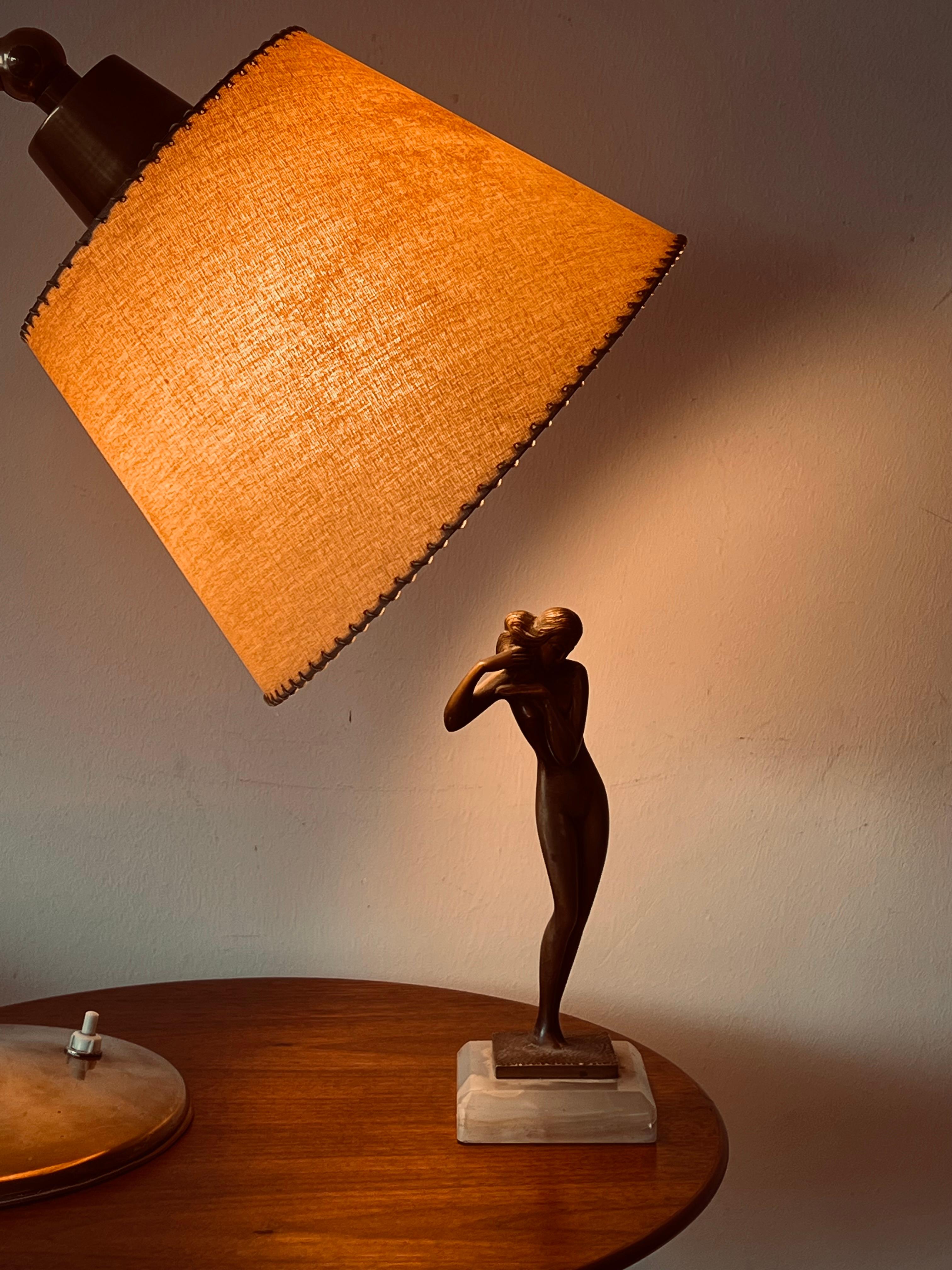 An Elegant Bronze Nude Ca' 1940's Bronce en venta