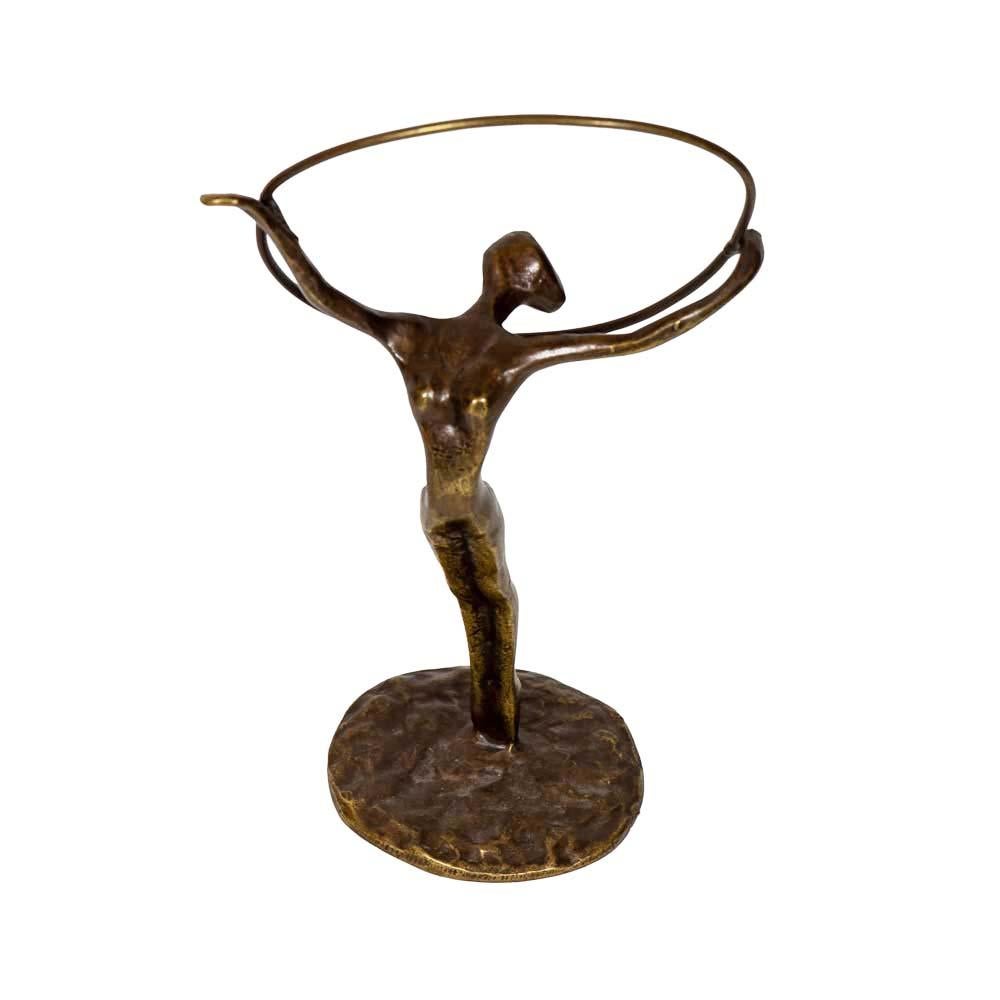 Russo Elegant Bronze Sculpture Showing a Hoop Dancer Original Patina 1978 in vendita