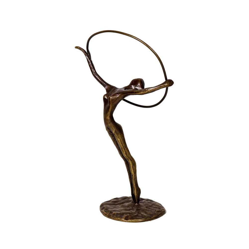 Elegant Bronze Sculpture Showing a Hoop Dancer Original Patina 1978 In Good Condition For Sale In London, GB