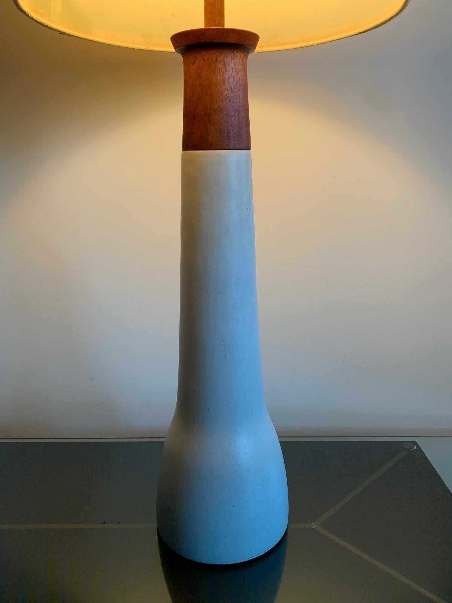 Elegant Ceramic and Walnut Lamp by Martz In Good Condition For Sale In St.Petersburg, FL
