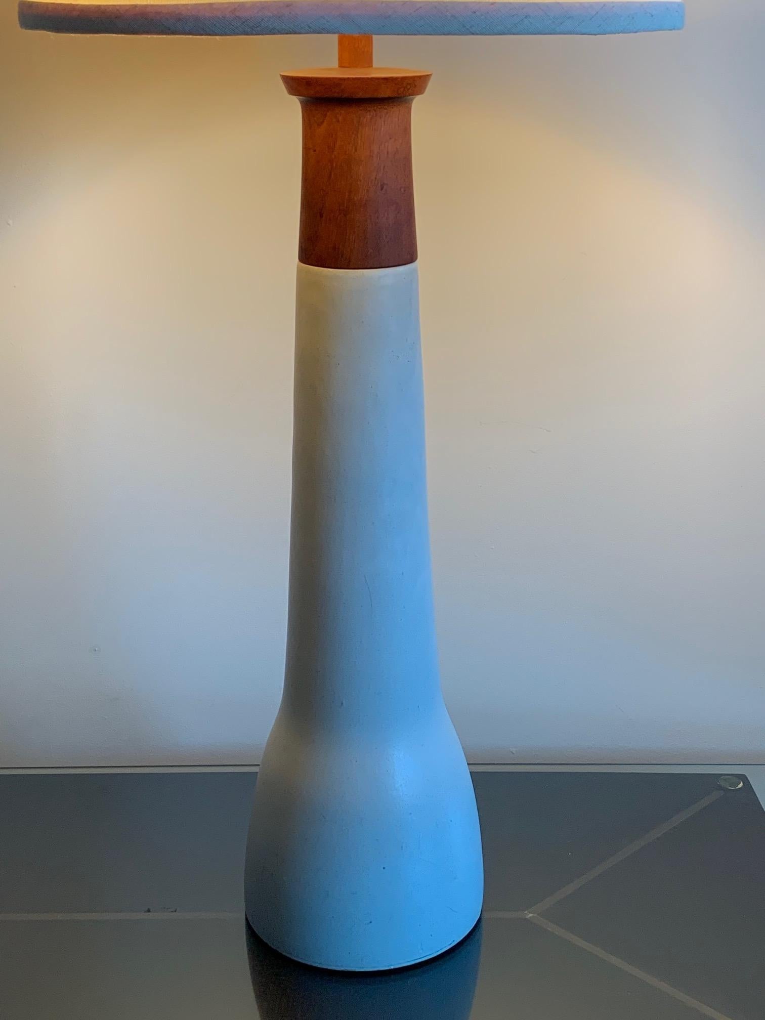 Elegant Ceramic and Walnut Lamp by Martz For Sale 1