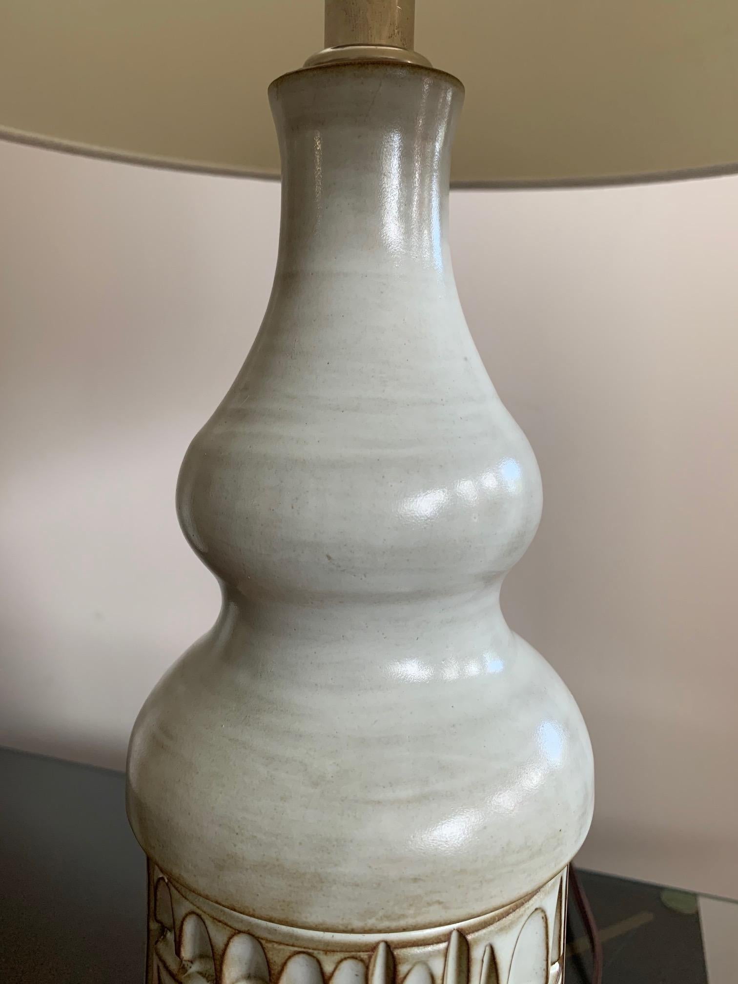 Elegant Ceramic Lamp by Marius Bessone Vallauris, France For Sale 2