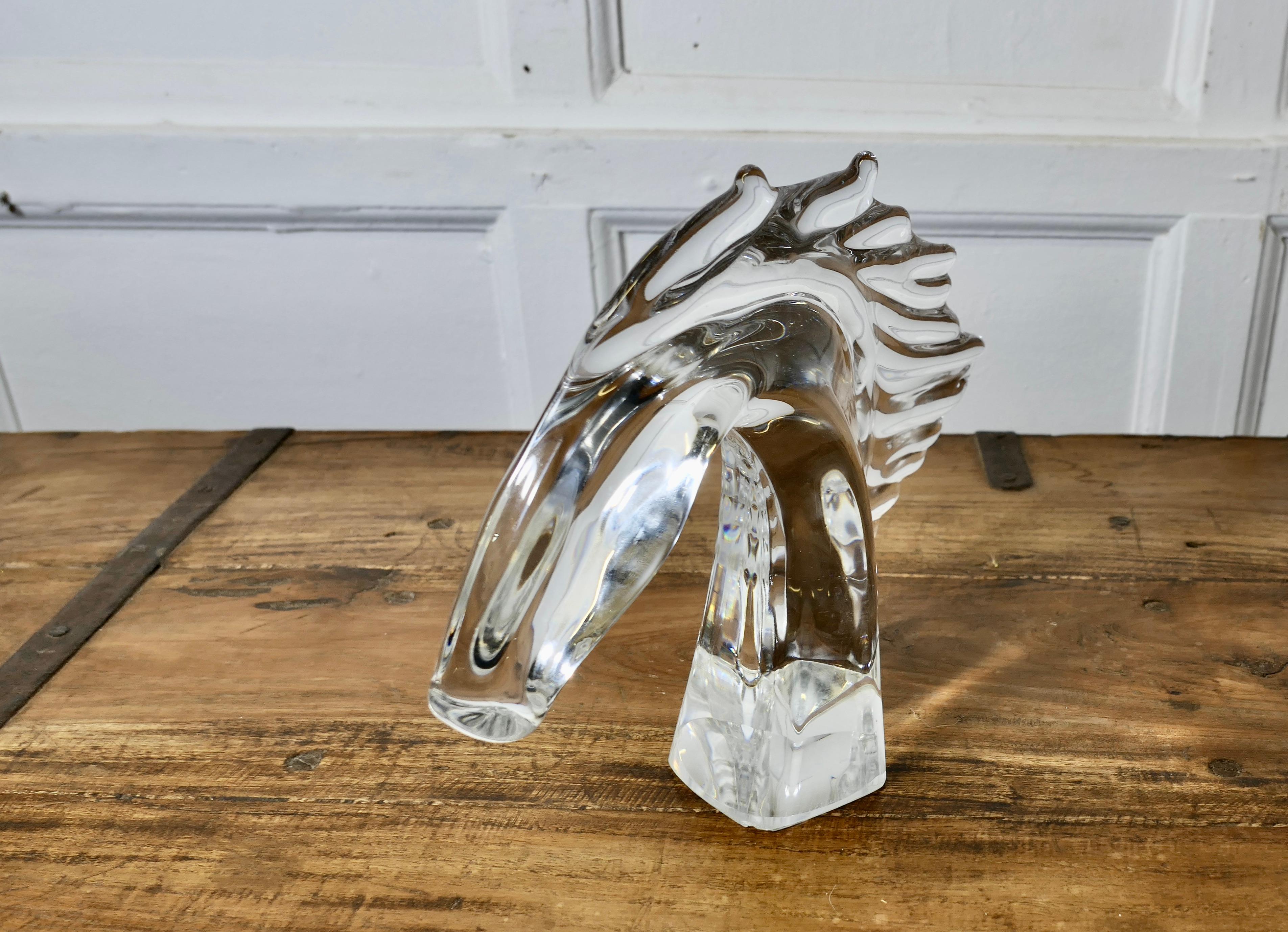 An Elegant Crystal Head of a Horse Signed by Daum of Nancy France In Good Condition For Sale In Godshill, Isle of Wight