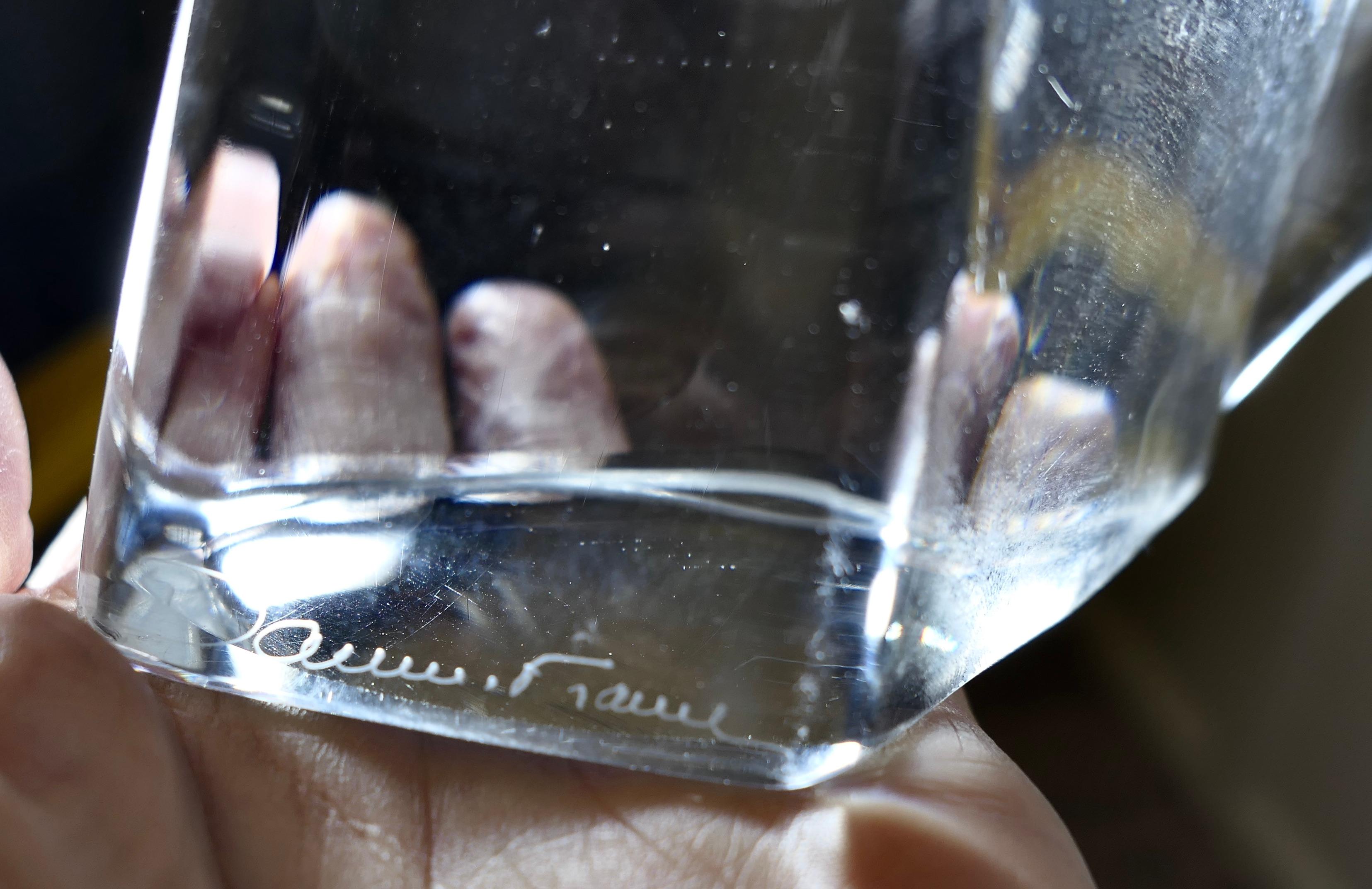 An Elegant Crystal Head of a Horse Signed by Daum of Nancy France For Sale 2