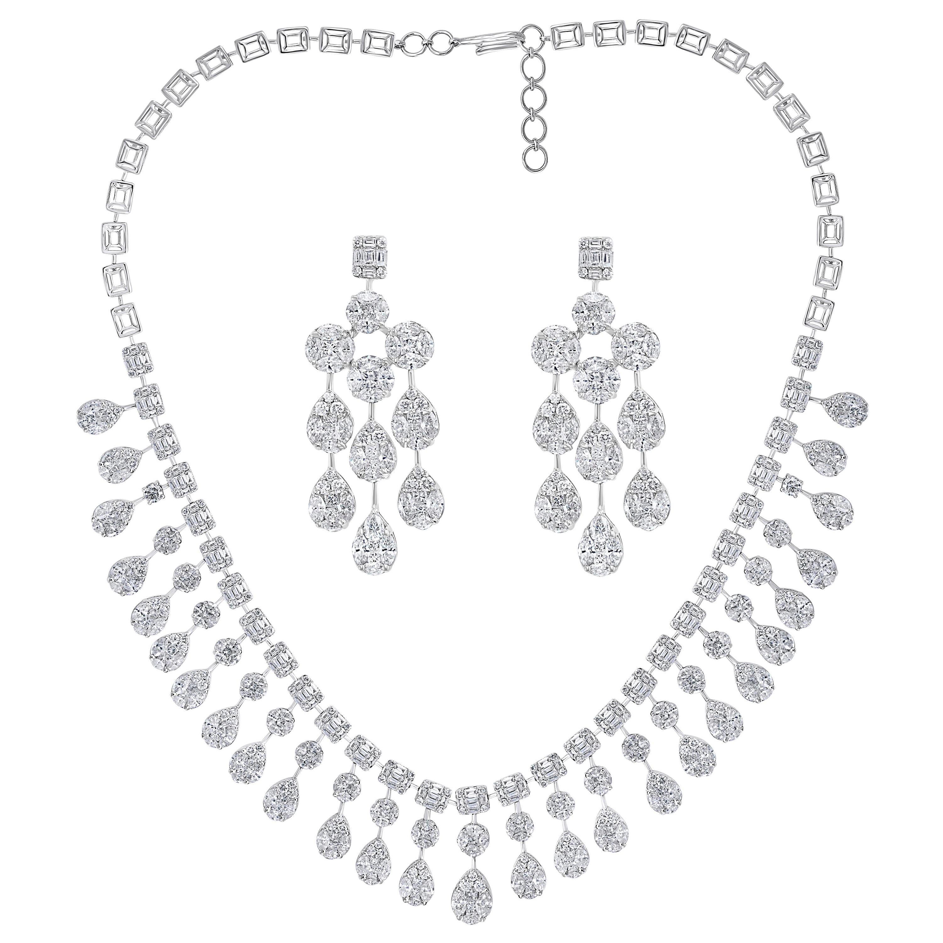 Elegant Dangling 32 Carat Diamond Necklace and Earring Suite in 18 Karat Gold