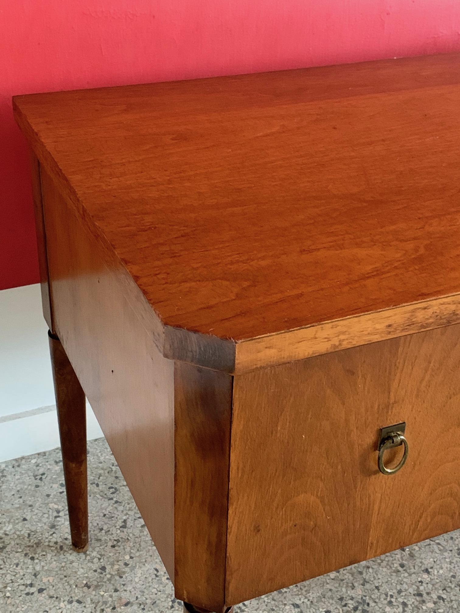 Elegant Desk by T.H. Robsjohn-Gibbings for Widdicomb, circa 1950s In Good Condition In St.Petersburg, FL