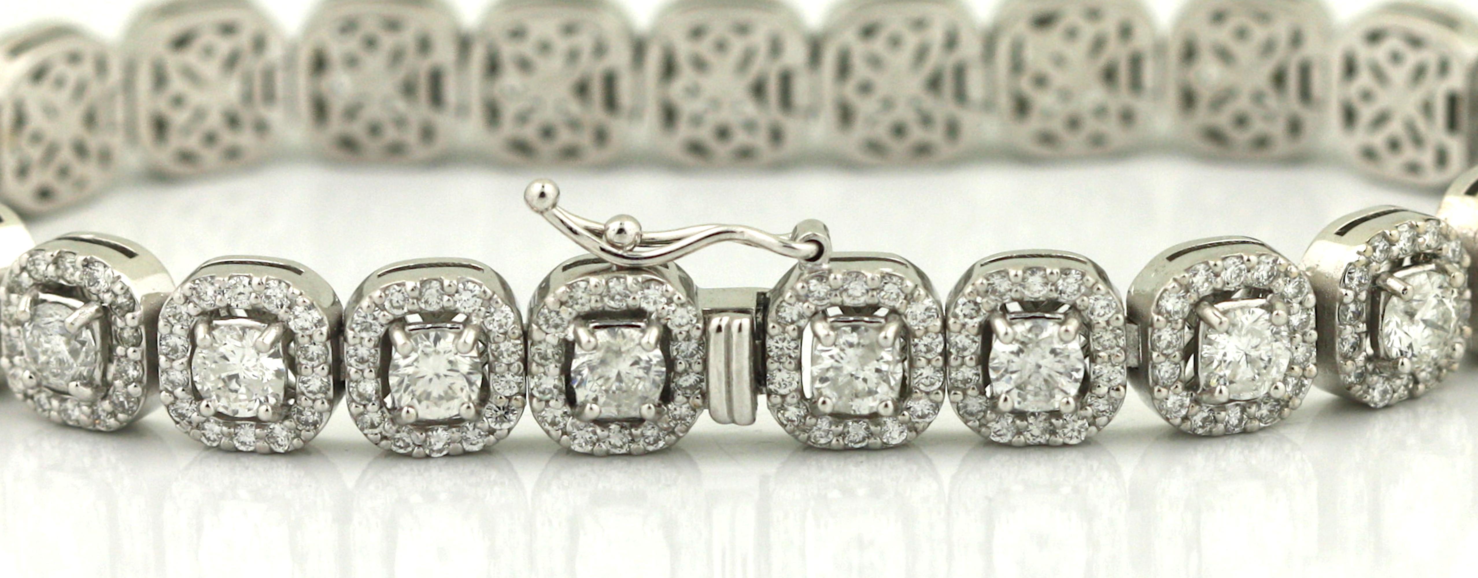 Una elegante pulsera de diamantes en Bueno estado para la venta en Palm Beach, FL