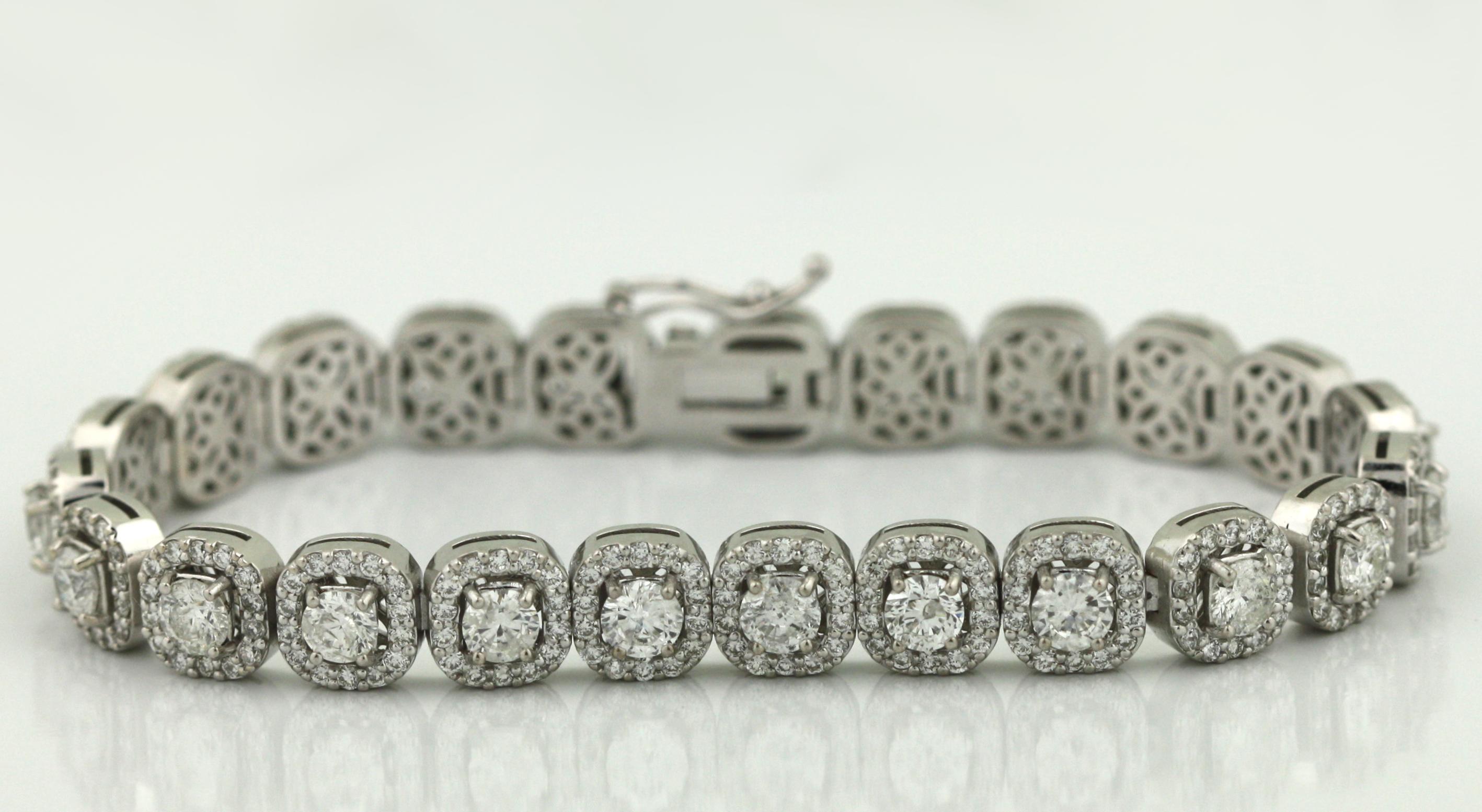 Una elegante pulsera de diamantes en venta 2