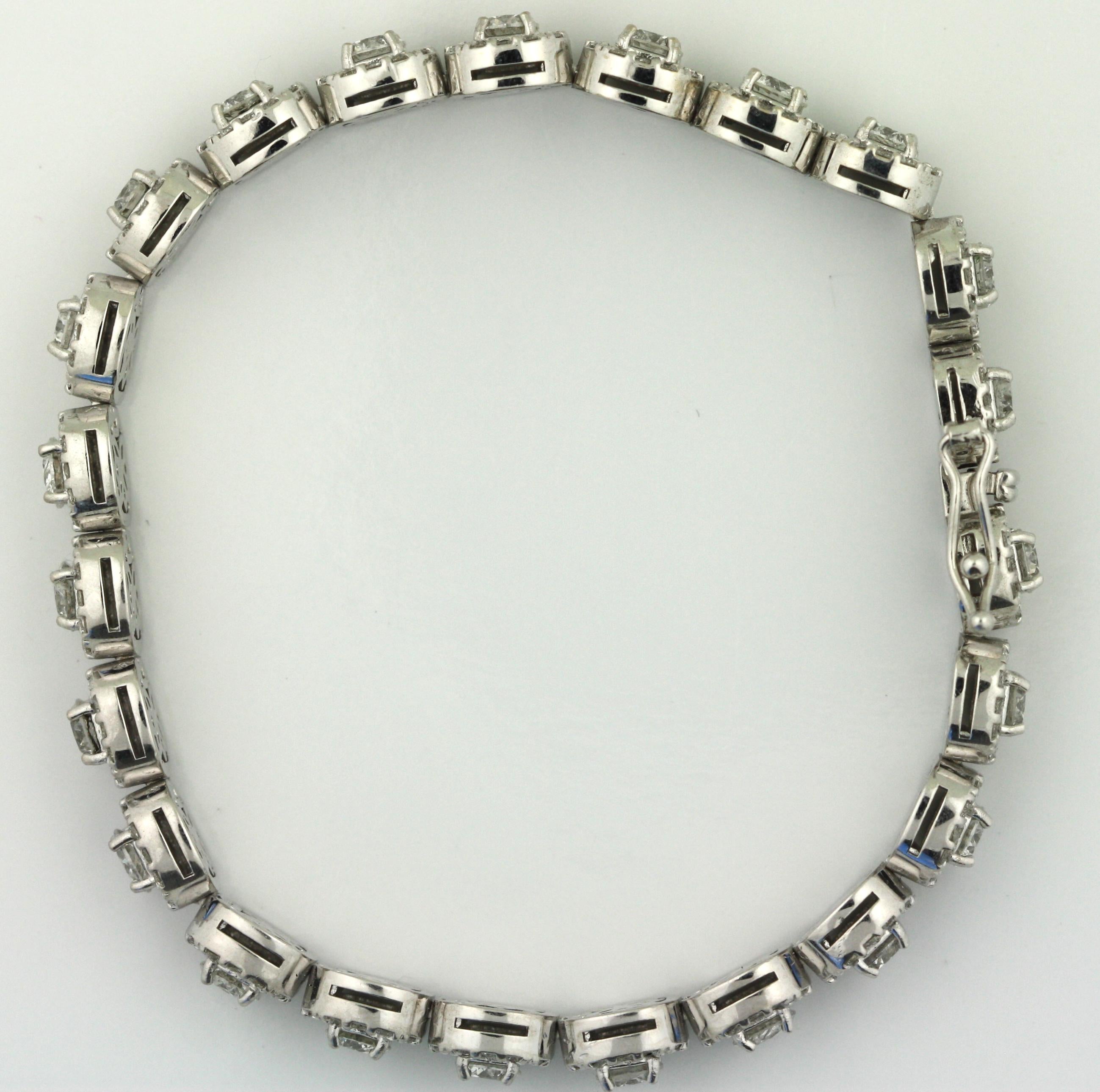 Una elegante pulsera de diamantes en venta 3
