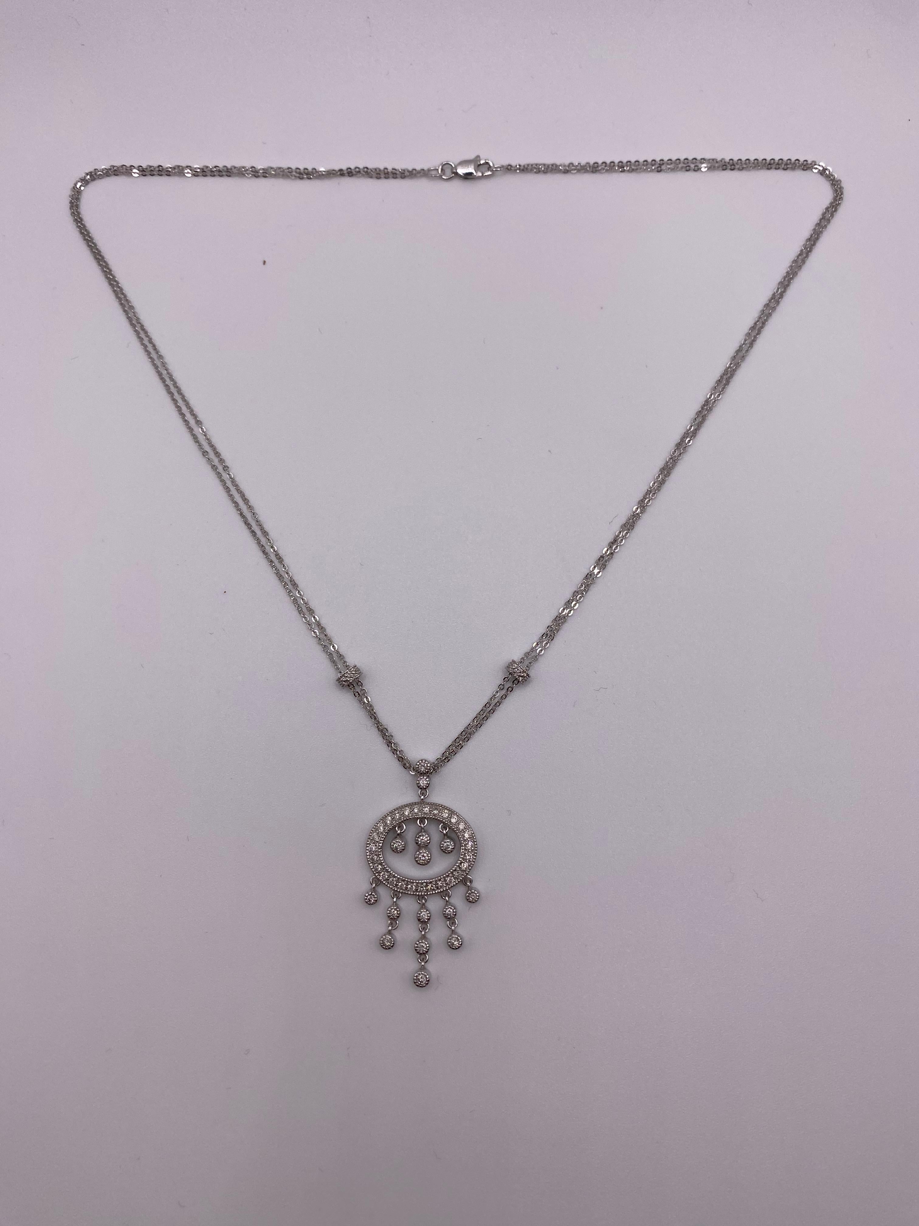 Un'elegante collana con ciondolo di diamanti in vendita 1