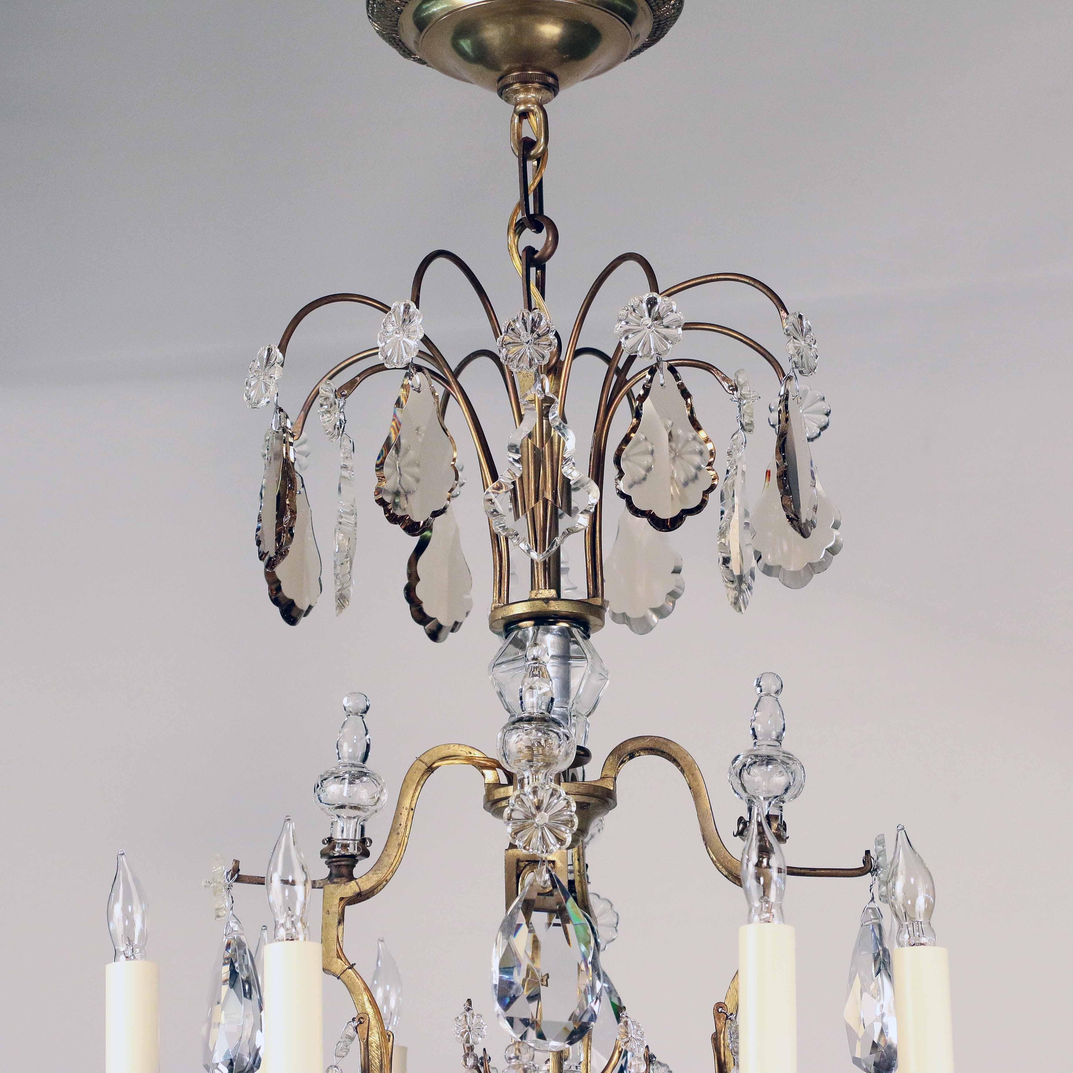 Elegant Eight-Light French Bronze Cage Chandelier In Good Condition In Montreal, QC