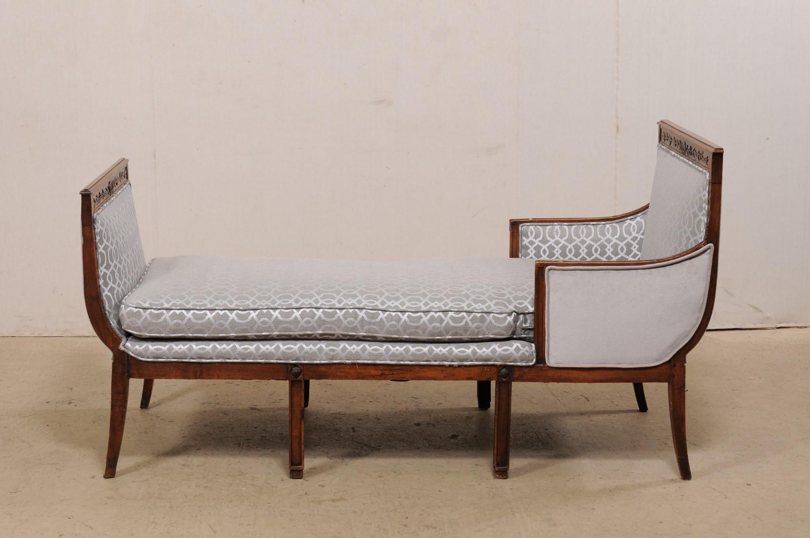 An Elegant French Duchesse en Bateau (Chaise) Newly Upholstered, 19th Century For Sale 5