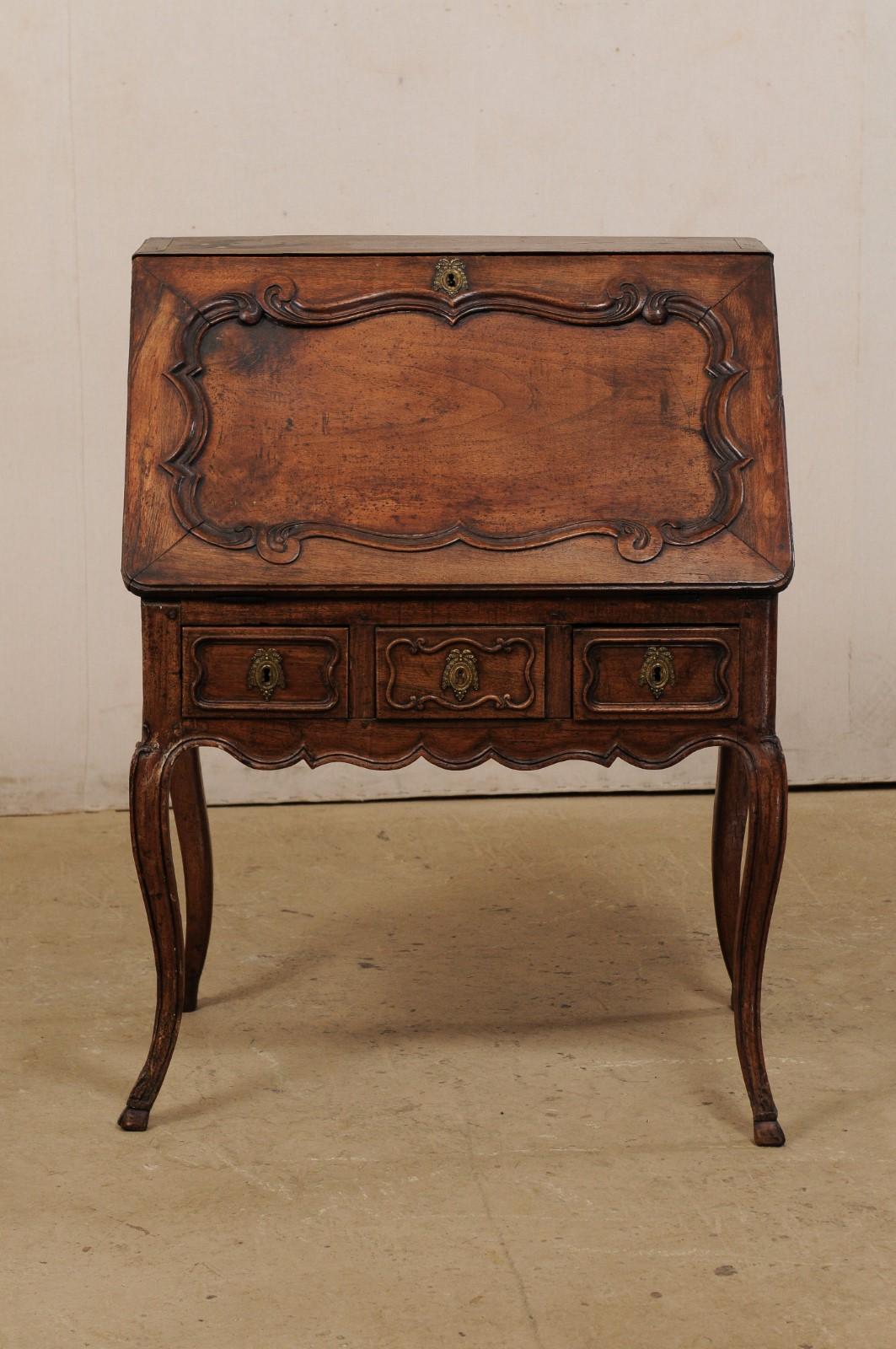 Francese Elegante scrittoio francese d'epoca Luigi XV con scomparto nascosto in vendita