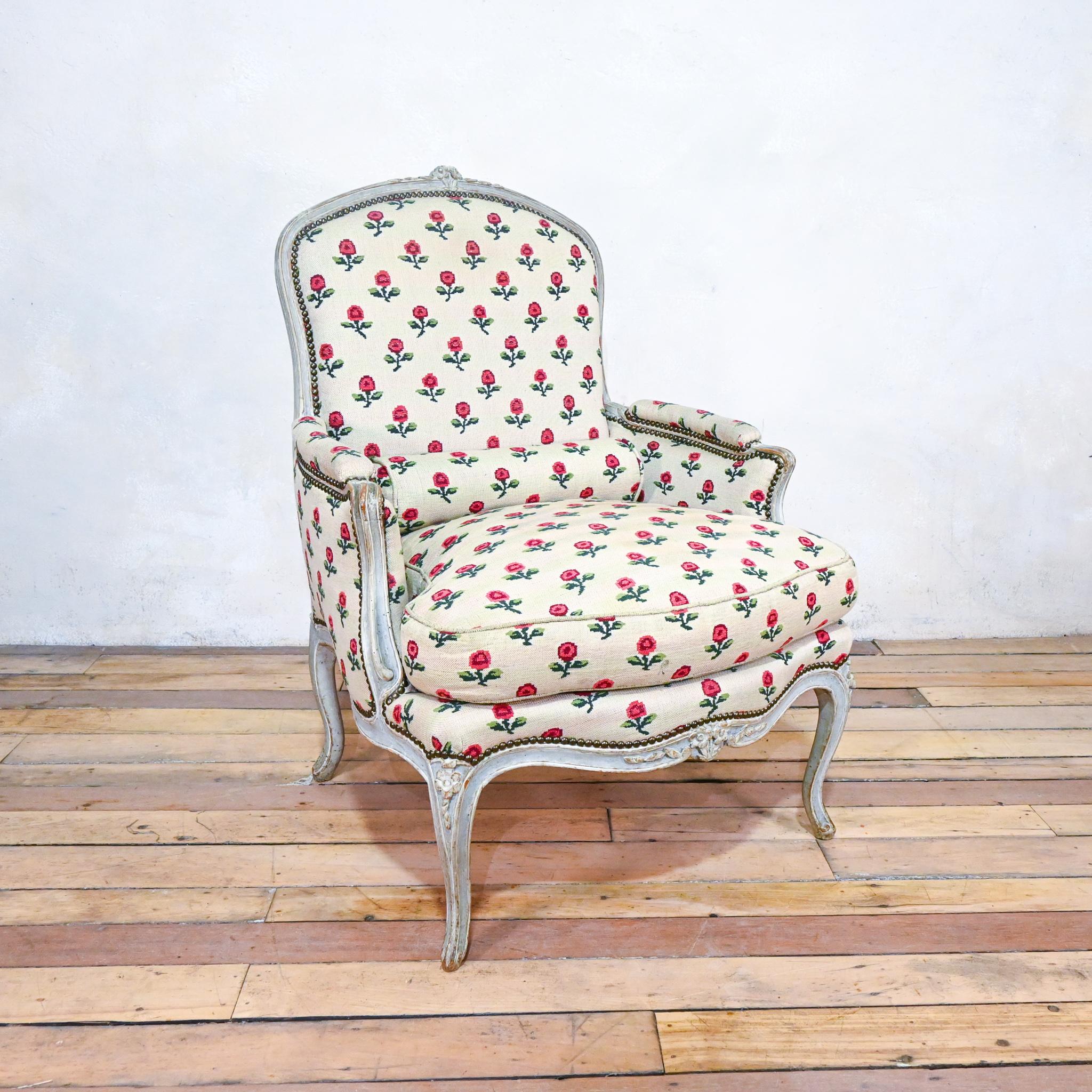 French 18th Century Louis XV Grey Painted Bergere Armchair, Jean-Baptiste Lebas Floral For Sale