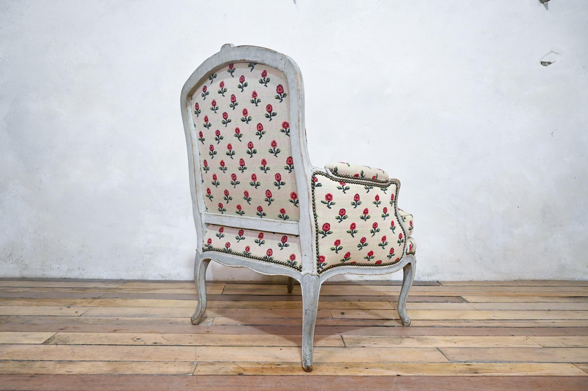 18th Century Louis XV Grey Painted Bergere Armchair, Jean-Baptiste Lebas Floral For Sale 2