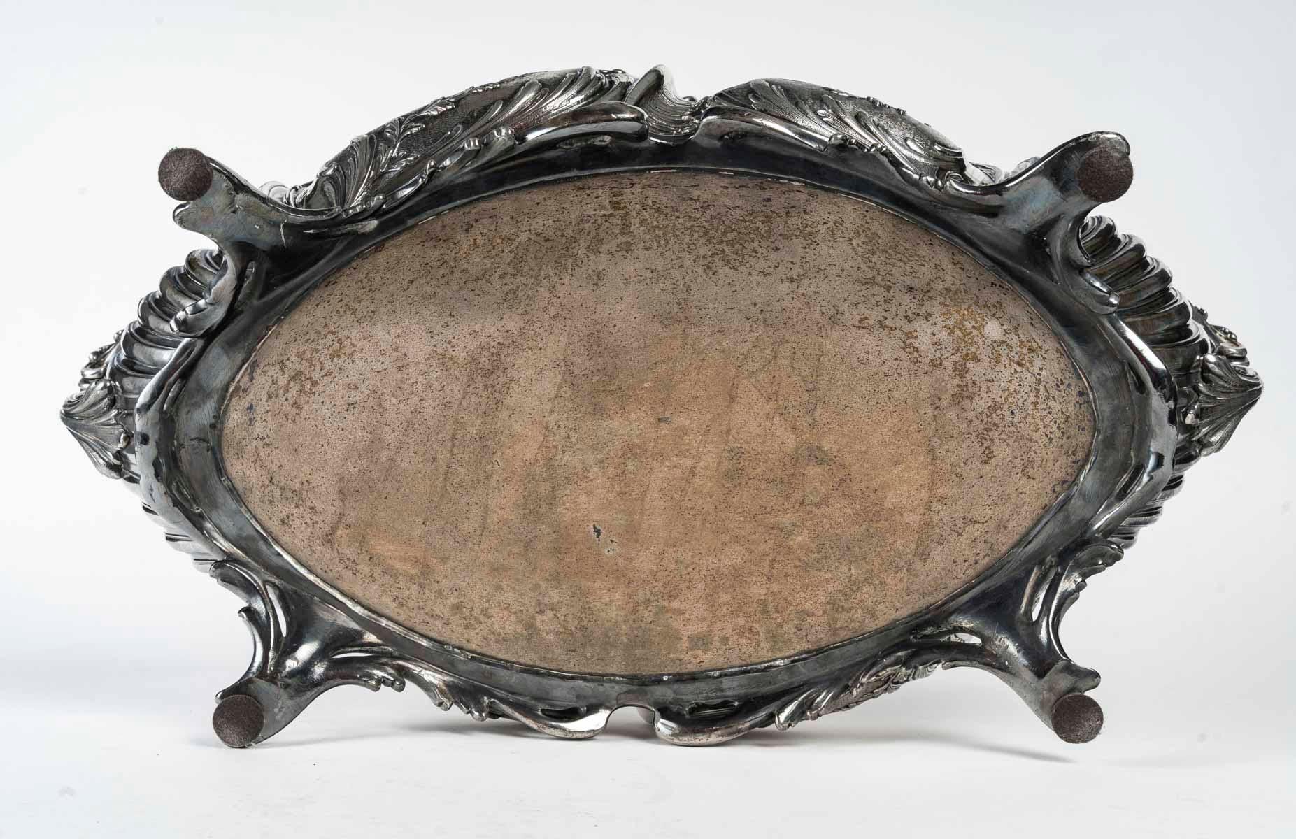 Eleganza di un jardinière in bronzo argentato in stile Luigi XV, XIX secolo. in vendita 3