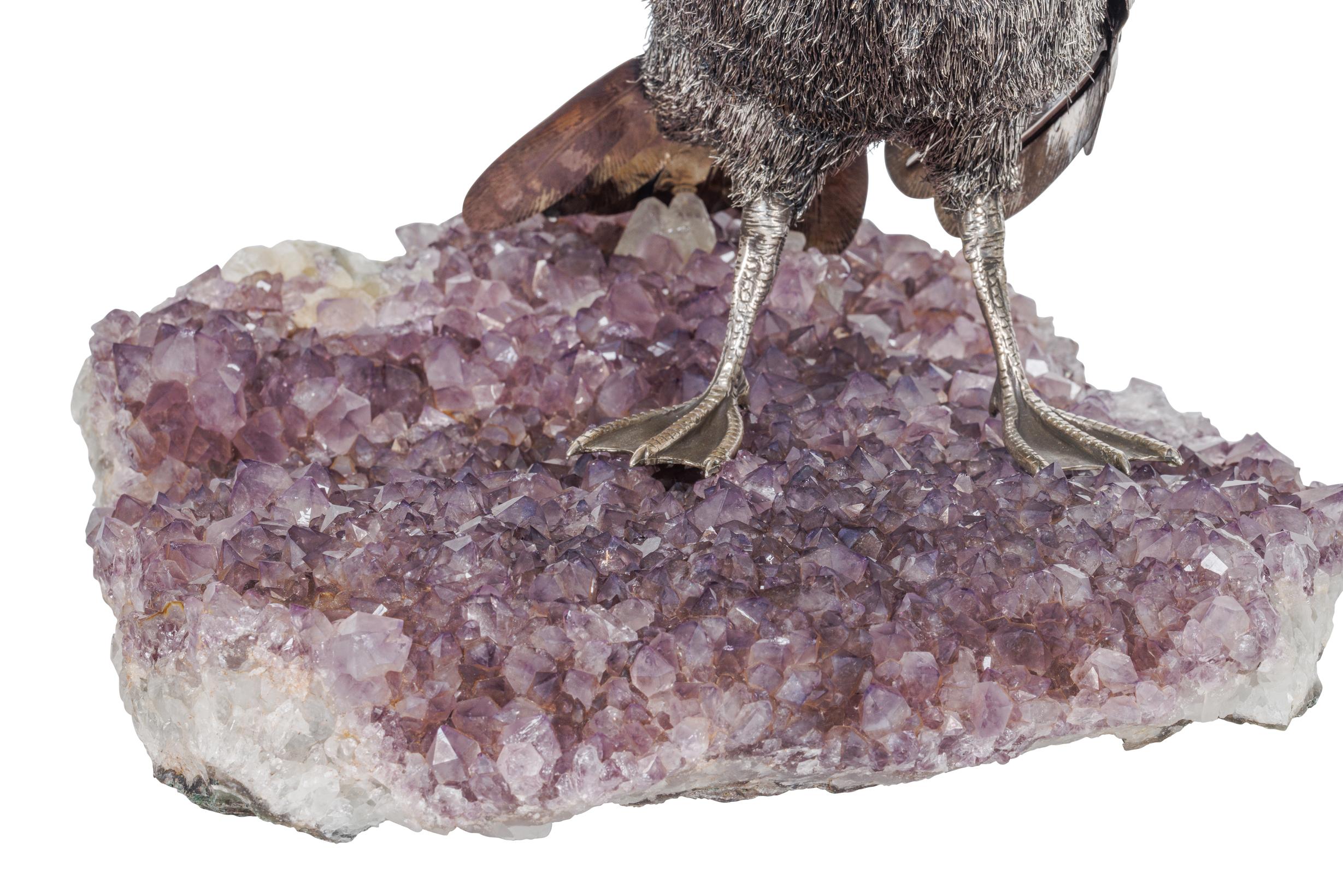 Elegante pato Mario Buccellati de plata de ley posado sobre una base de amatista en venta 1