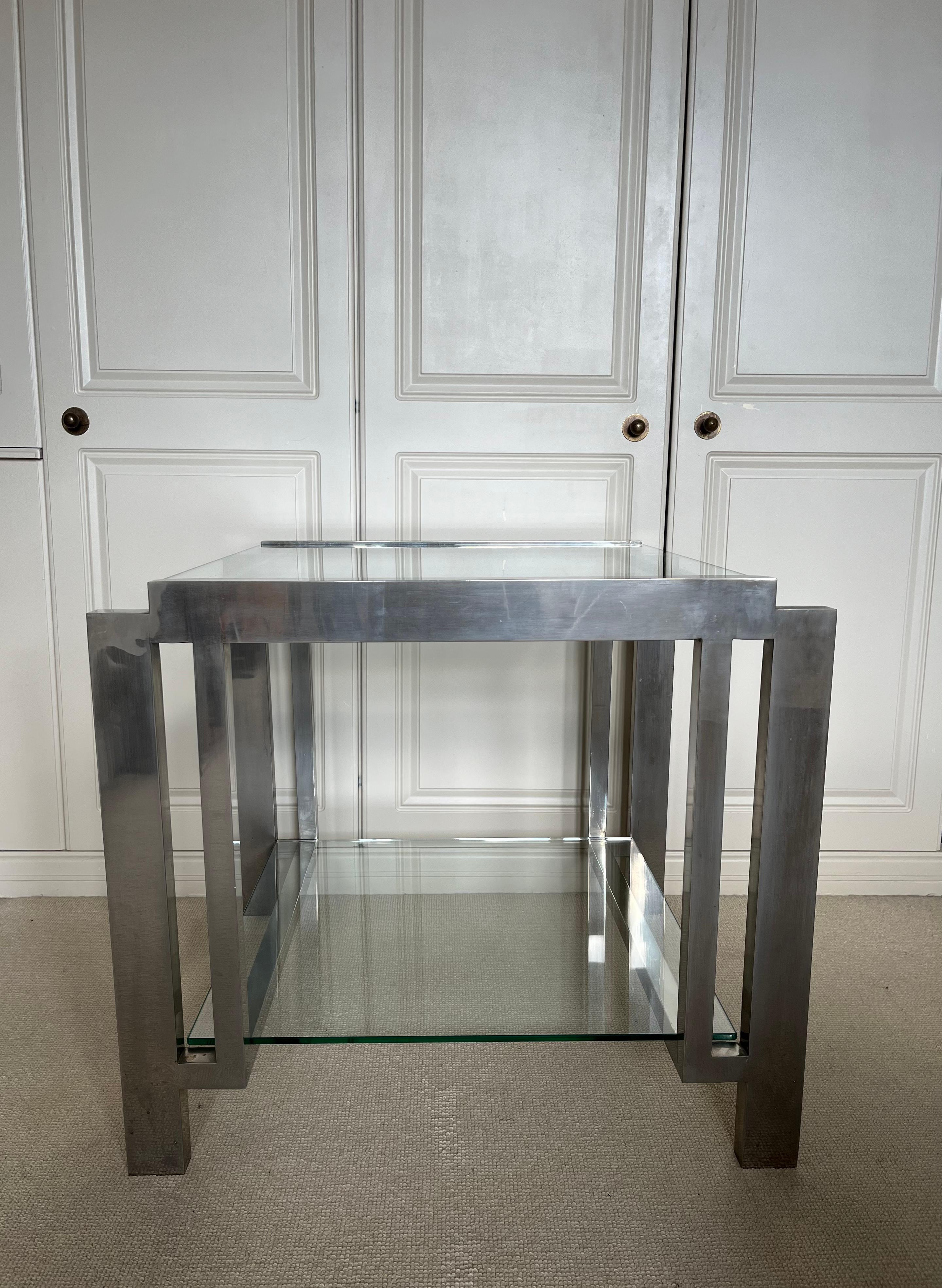 An elegant modernist nickel on brass two tier side table In Good Condition For Sale In London, GB