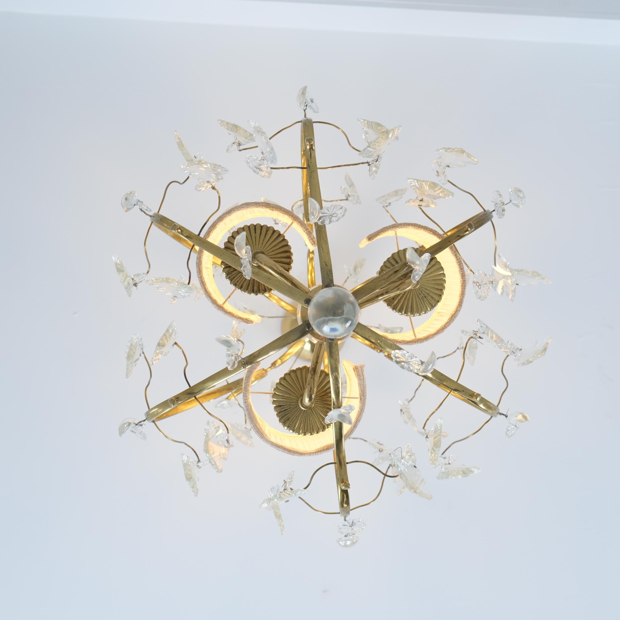 Élégant lustre Paavo Tynell en cristal et laiton modèle 1457-3, Taito, années 1940 en vente 5