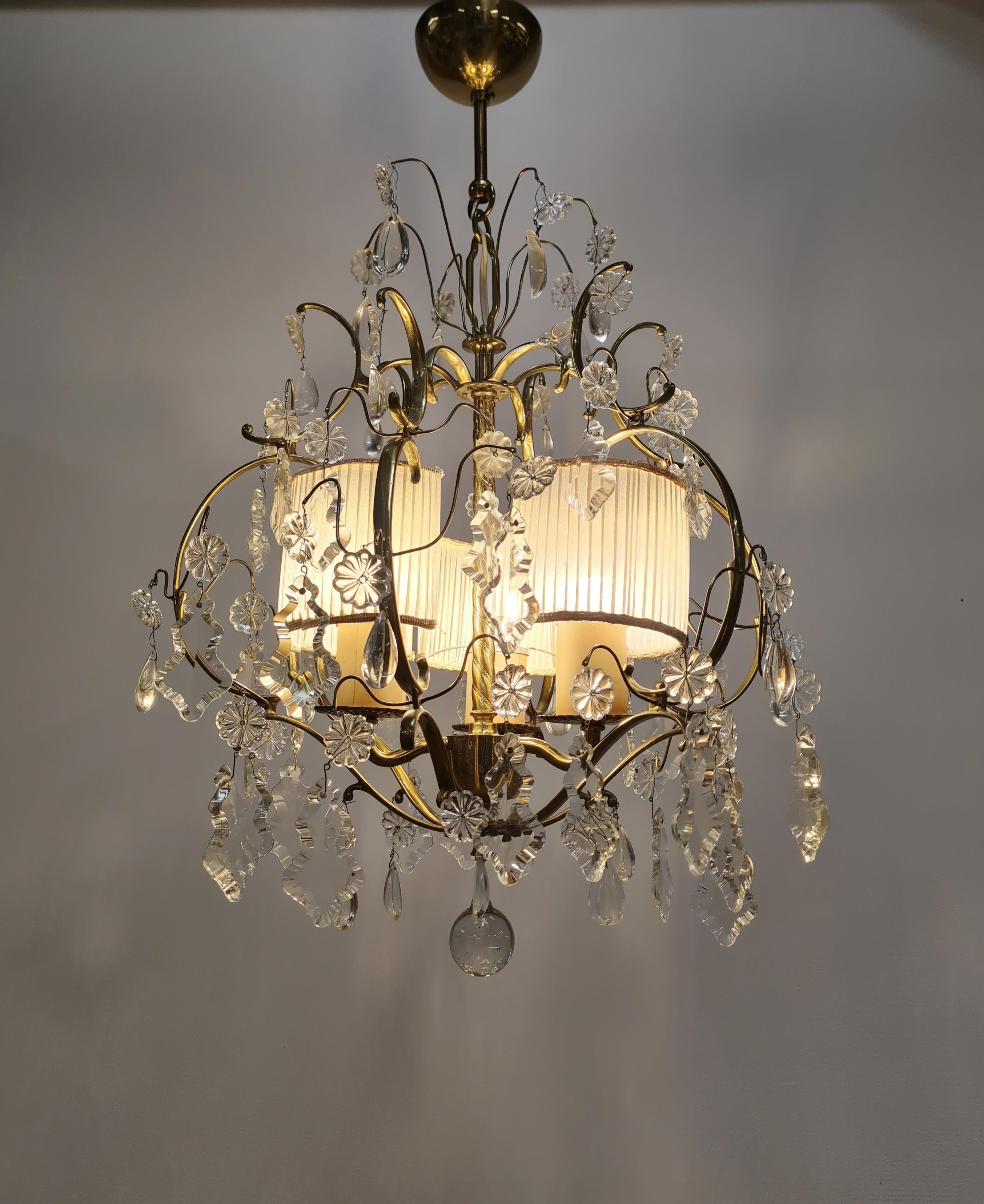 Laiton Élégant lustre Paavo Tynell en cristal et laiton modèle 1457-3, Taito, années 1940 en vente
