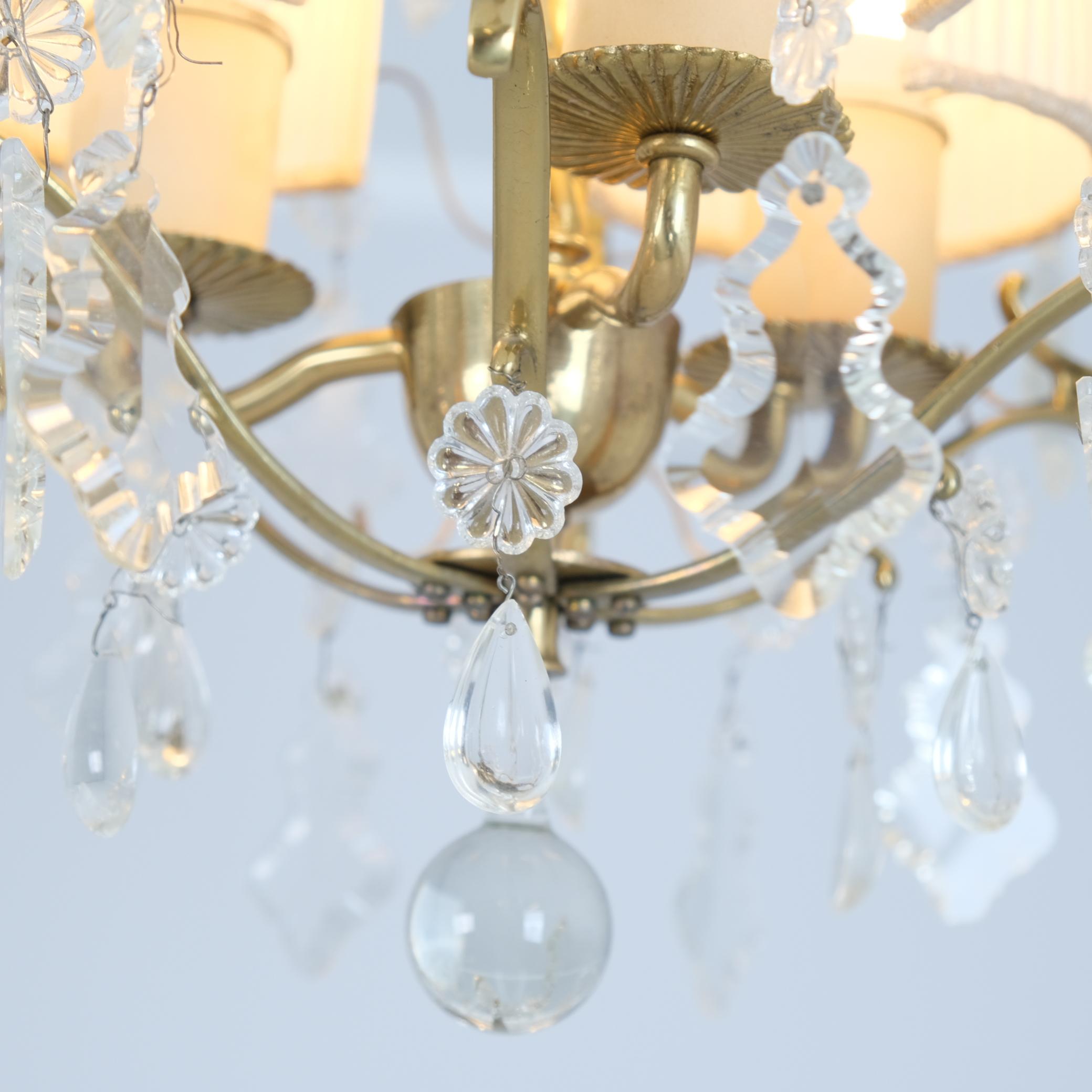Soie Élégant lustre Paavo Tynell en cristal et laiton modèle 1457-3, Taito, années 1940 en vente