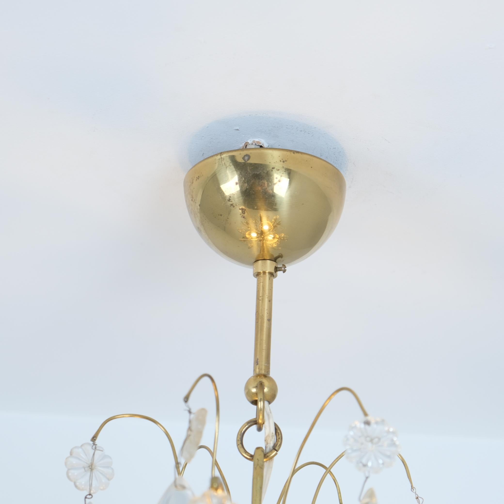 Élégant lustre Paavo Tynell en cristal et laiton modèle 1457-3, Taito, années 1940 en vente 2