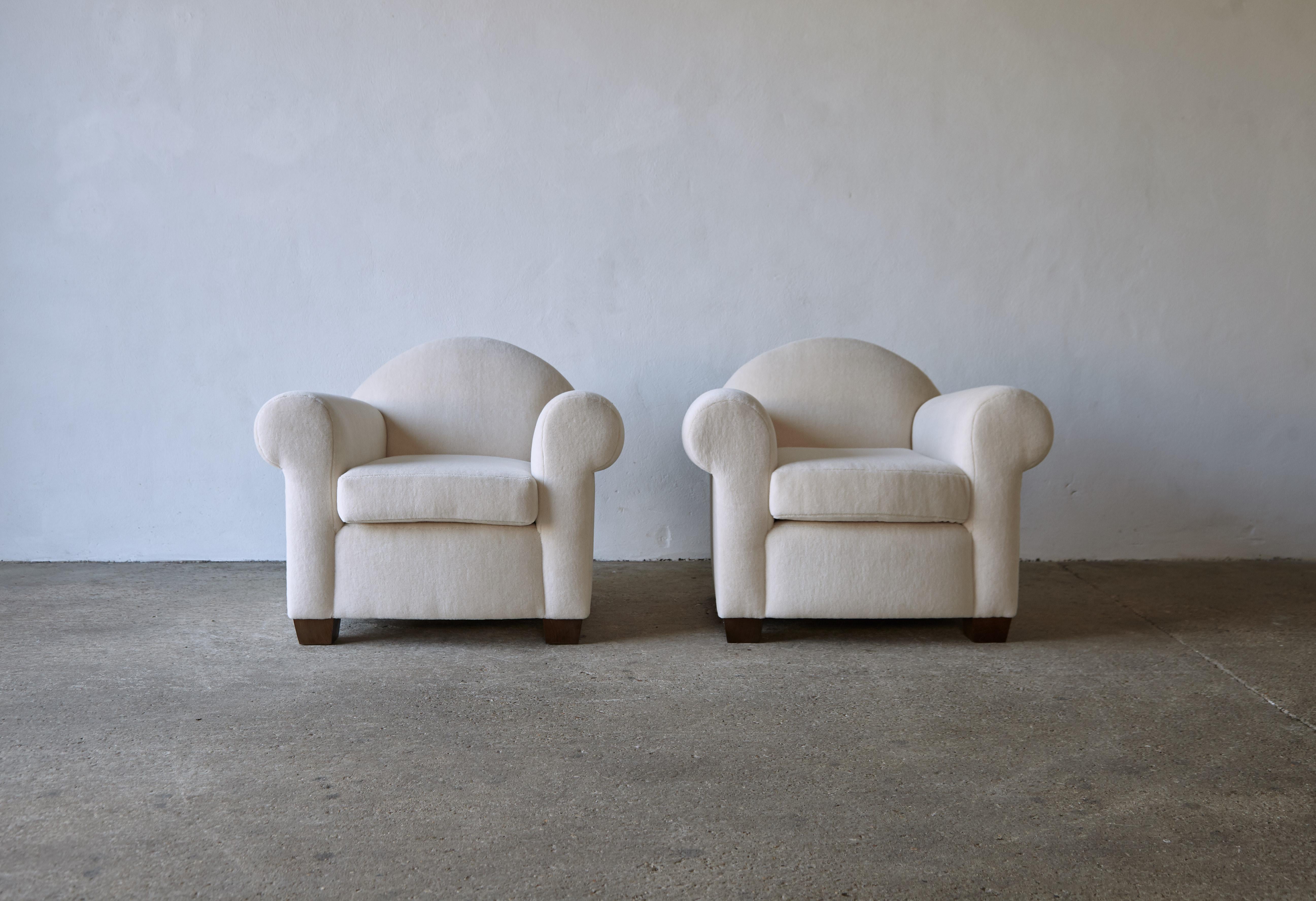 British Elegant Pair of Armchairs, Upholstered in Pure Alpaca For Sale
