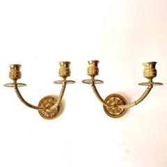 Ein elegantes Paar Empire-Applikationen aus vergoldeter Bronze aus dem frühen 19. Jahrhundert