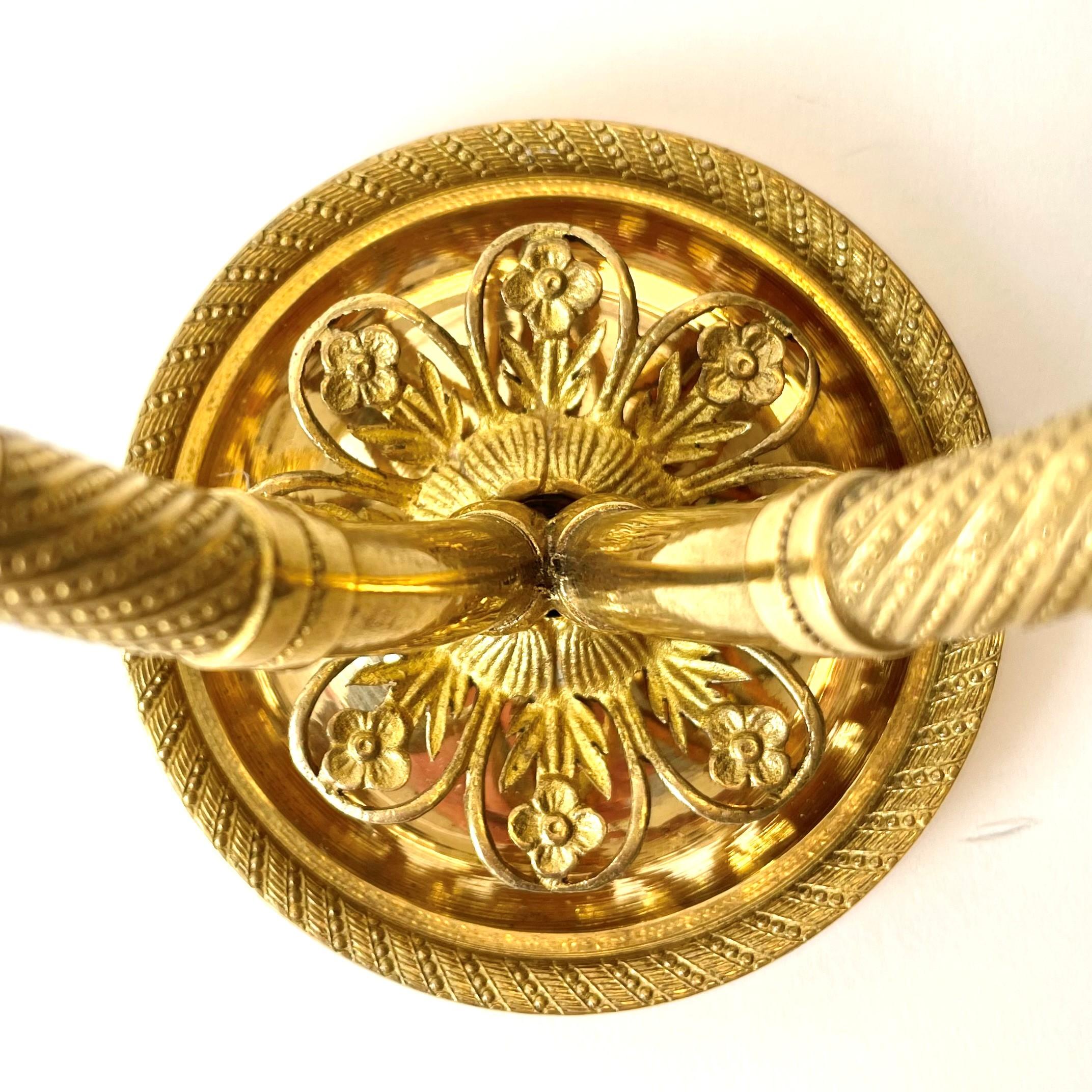 Ein elegantes Paar Empire-Applikationen aus vergoldeter Bronze aus dem frühen 19. Jahrhundert im Zustand „Gut“ im Angebot in Knivsta, SE