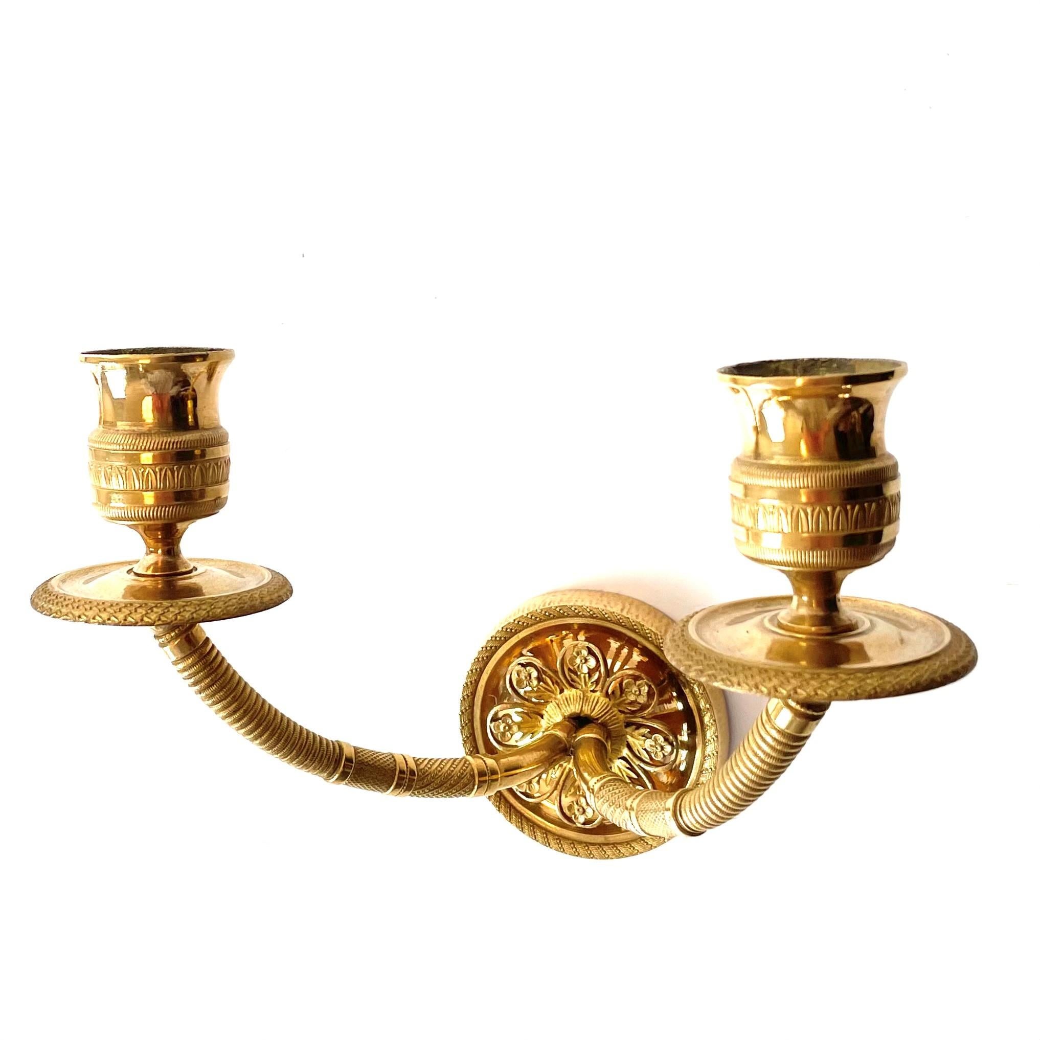 Elegant Pair of Empire Appliques in Gilt Bronze from Early 19th Century For Sale 2