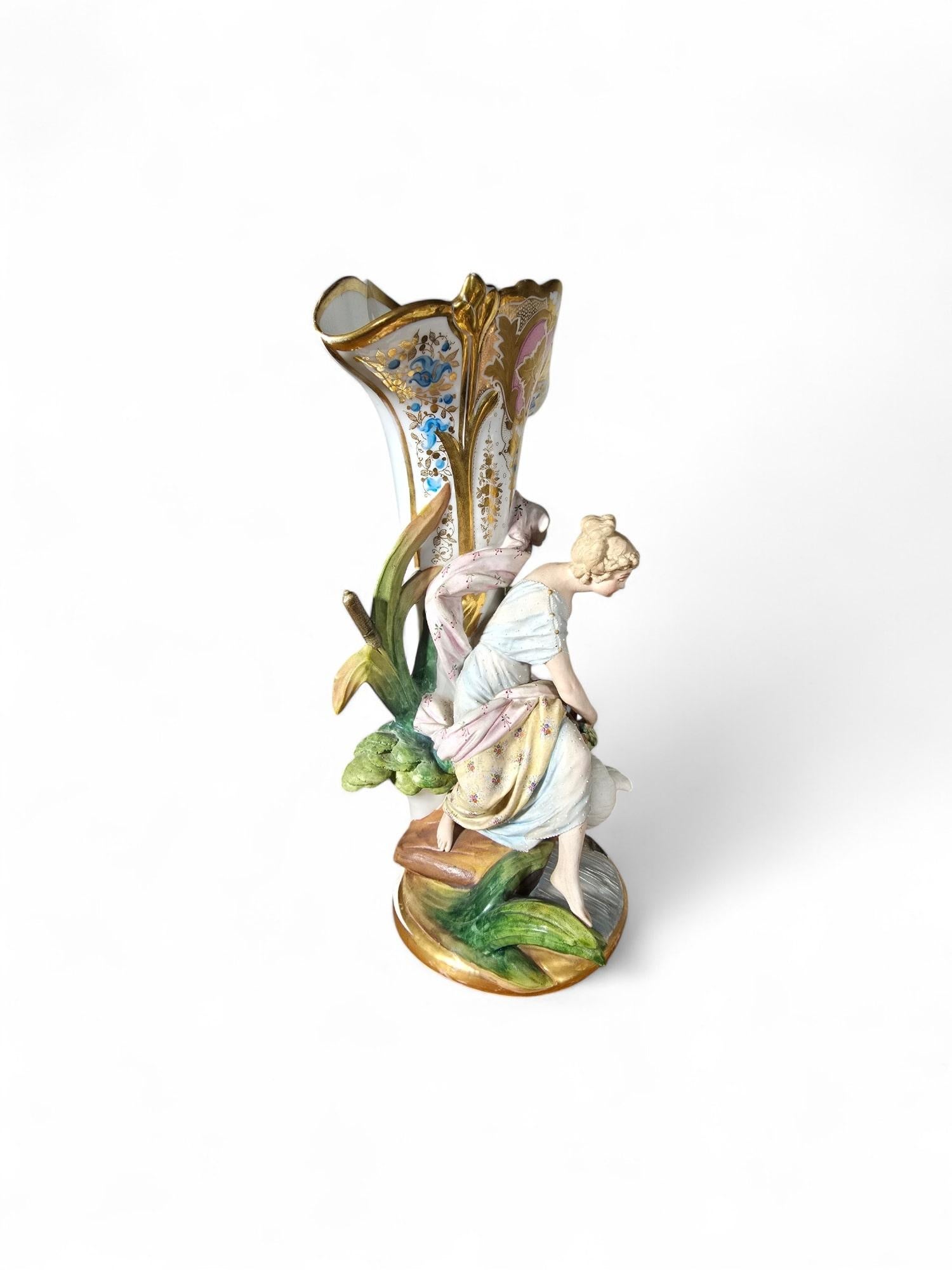An elegant pair of French porcelain vases, circa 1860 For Sale 5