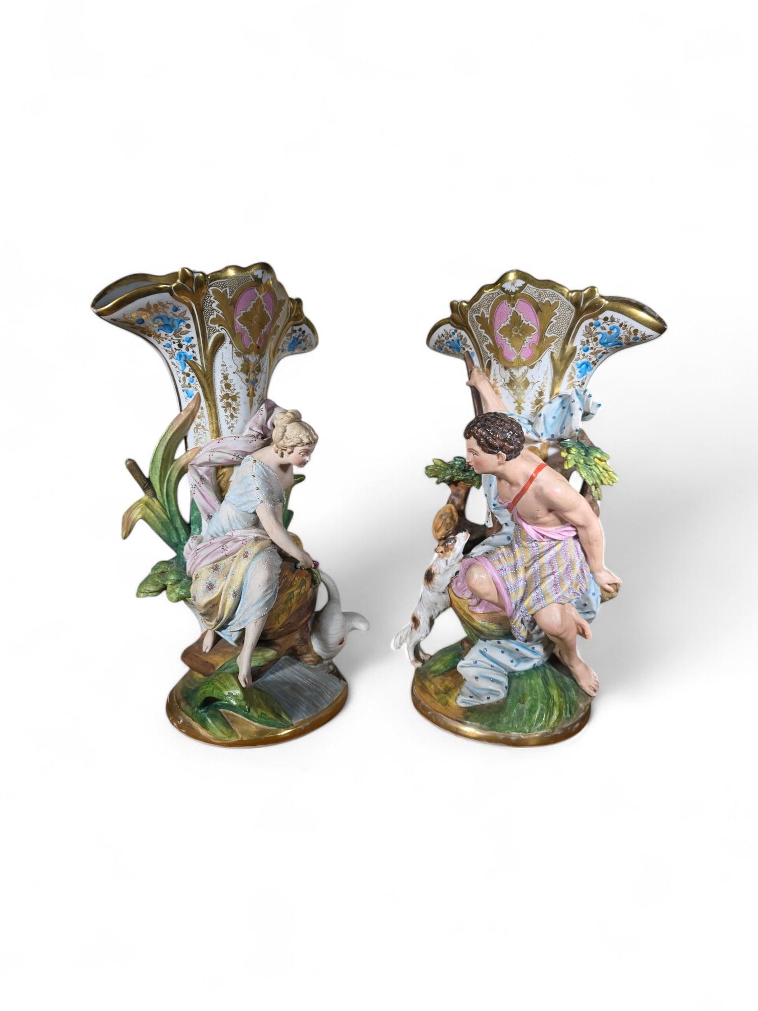 An elegant pair of French porcelain vases, circa 1860 For Sale 3
