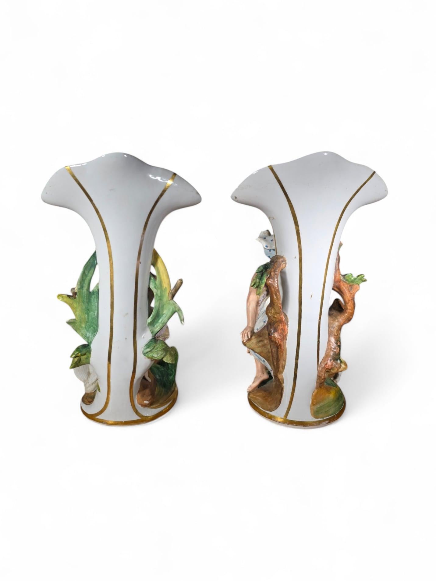 An elegant pair of French porcelain vases, circa 1860 For Sale 4