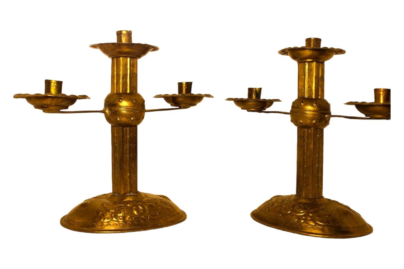 An elegant pair of gilded copper candlesticks from the 19th century  For Sale 1