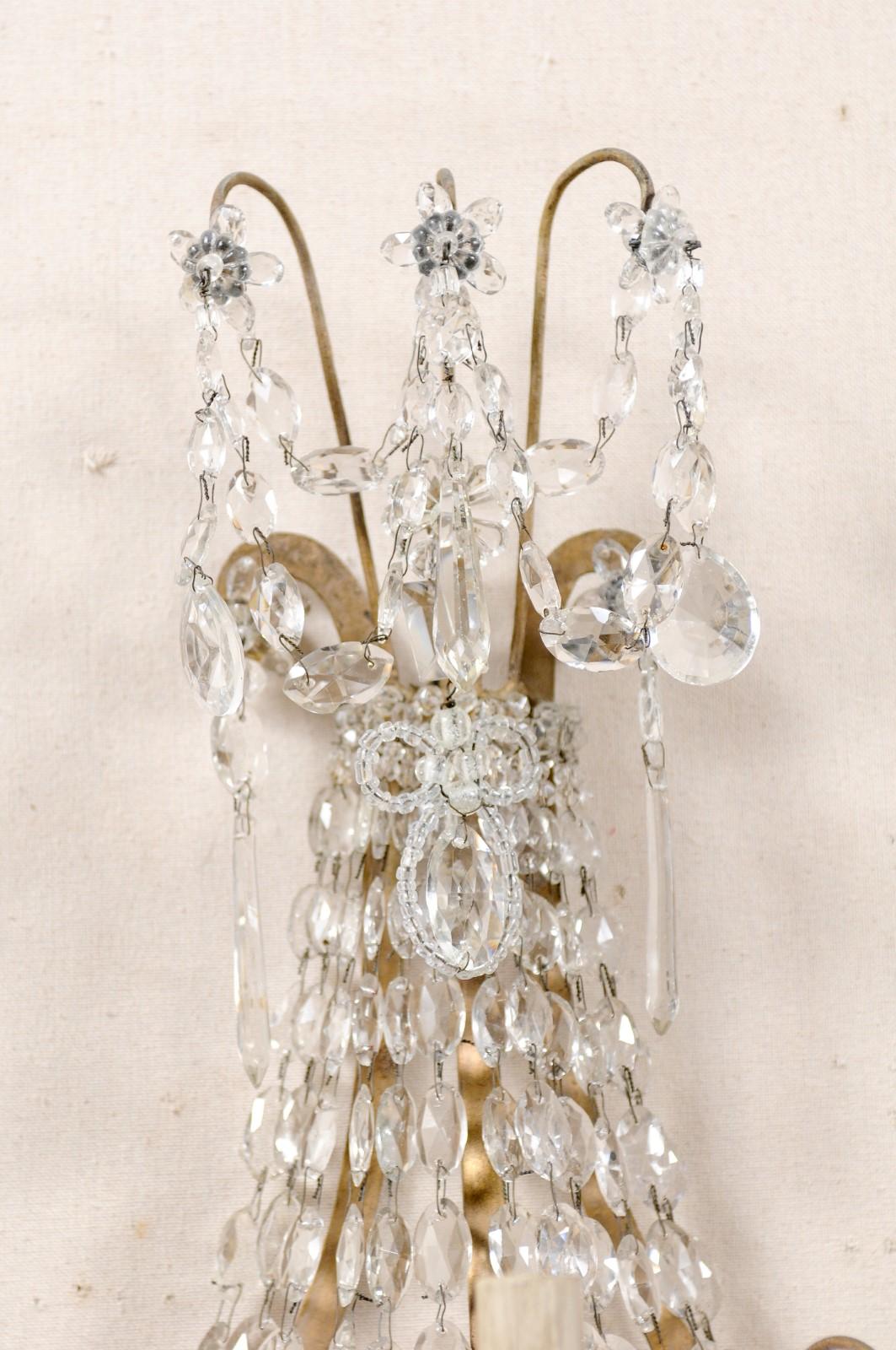 Ein elegantes Paar Kristall-Wasserfall-Wandleuchter aus Frankreich, Mitte des 20. Jahrhunderts im Angebot 4