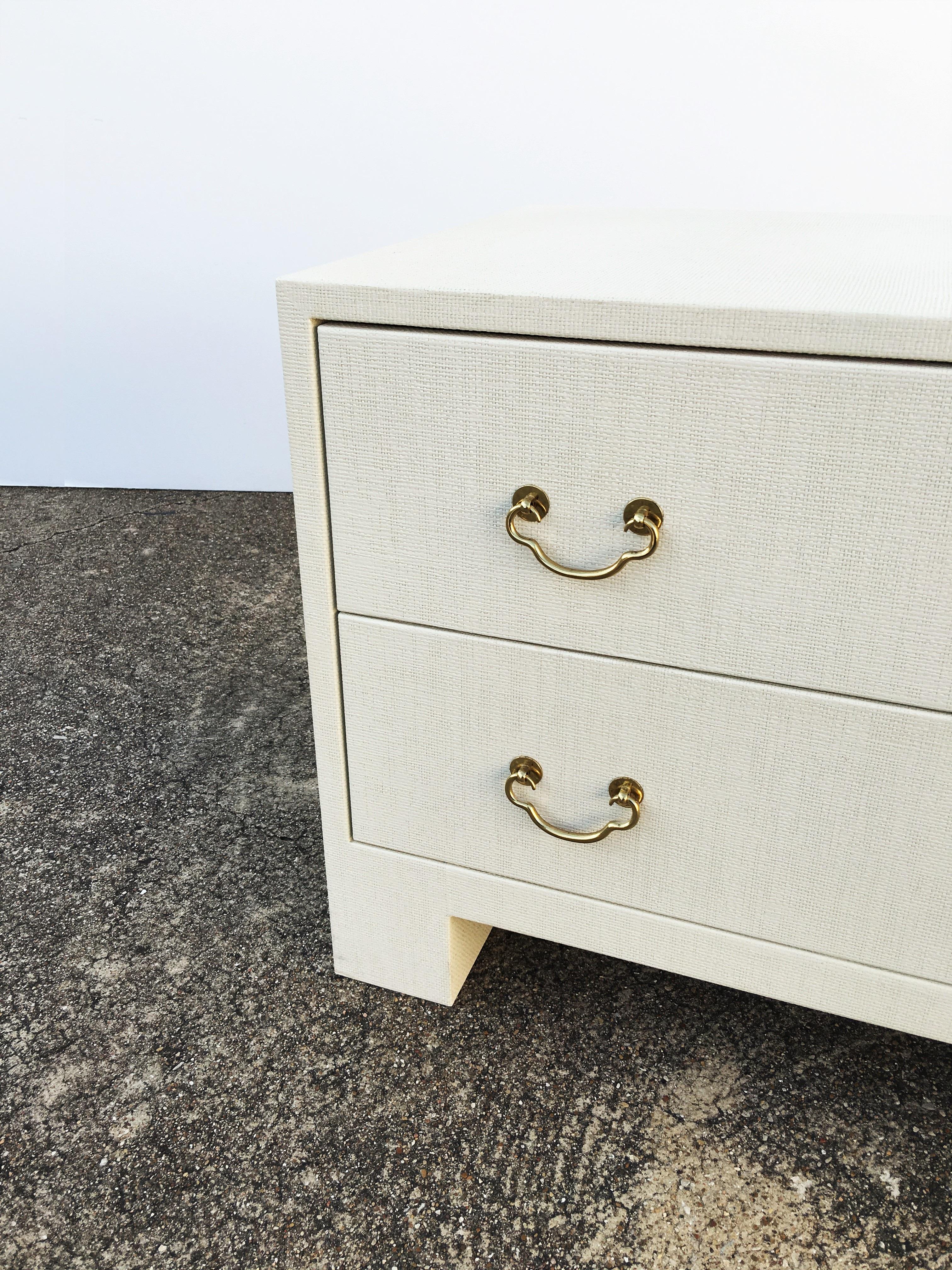Elegant Pair of Raffia Grasscloth Two-Drawer Dresser Nightstands In Good Condition In Dallas, TX