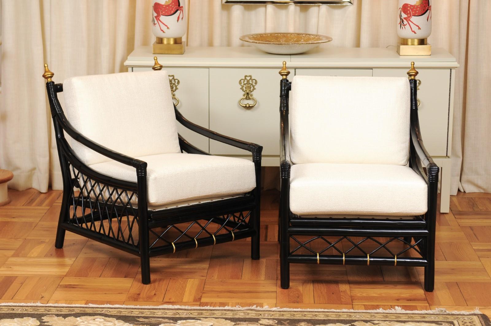 Mid-Century Modern Paire d'élégants fauteuils de salon trônes restaurés par Willow and Reed, vers 1955 en vente