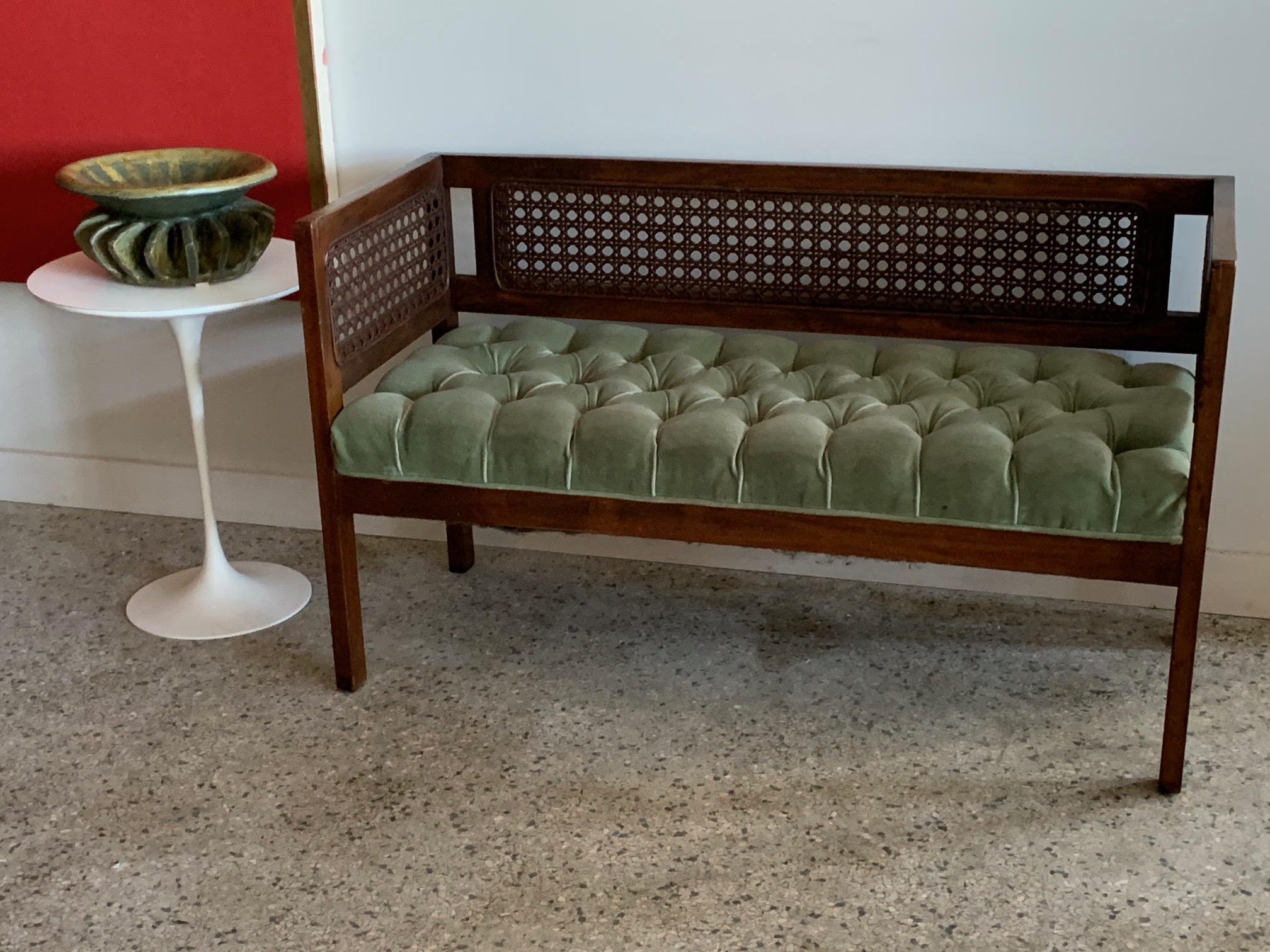 Mid-20th Century Elegant Tufted Bench