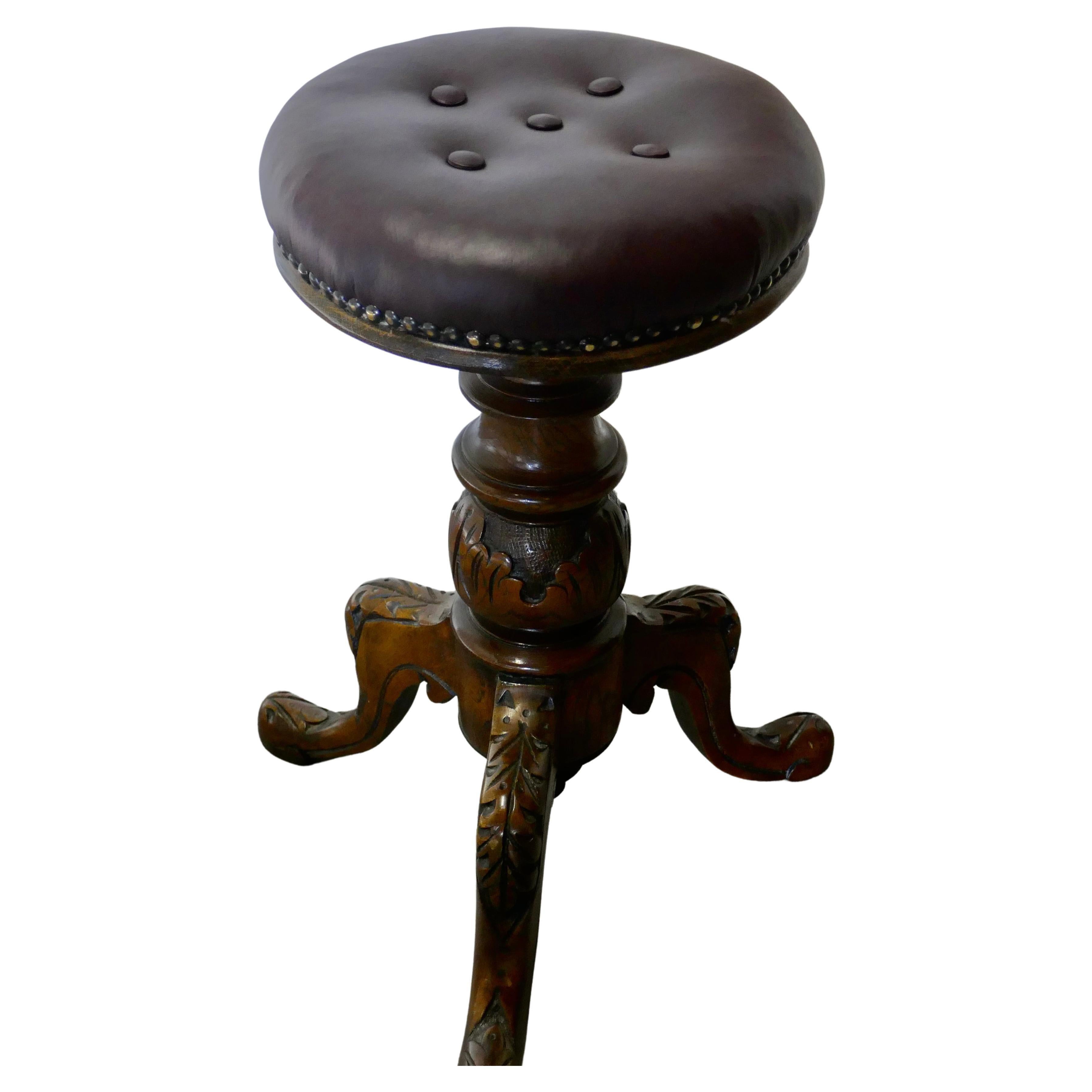 Elegant Victorian Walnut and Leather Stool For Sale 2