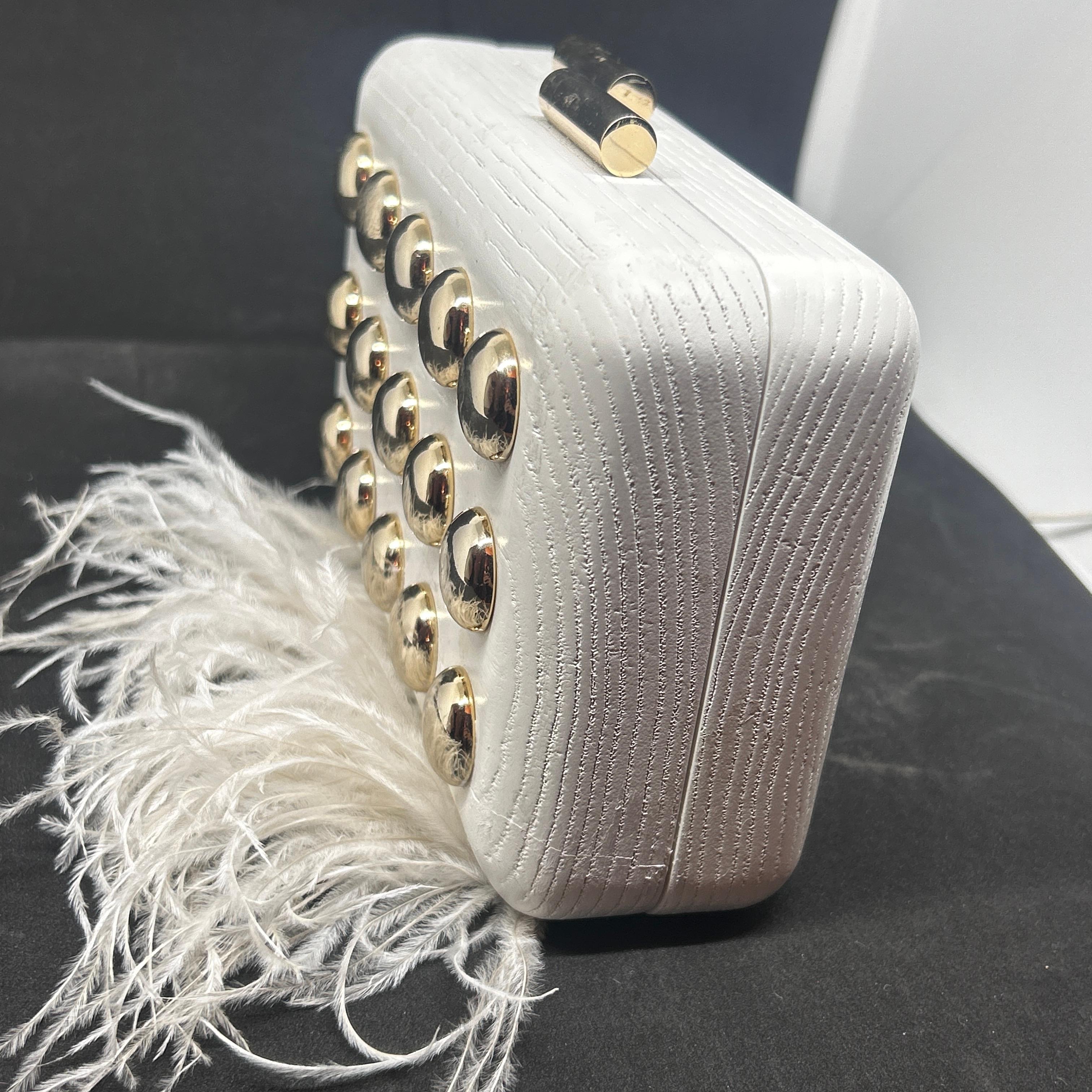An Elegant White Wooden Evening Bag with Feathers and Studs Made by Laurafed For Sale 3