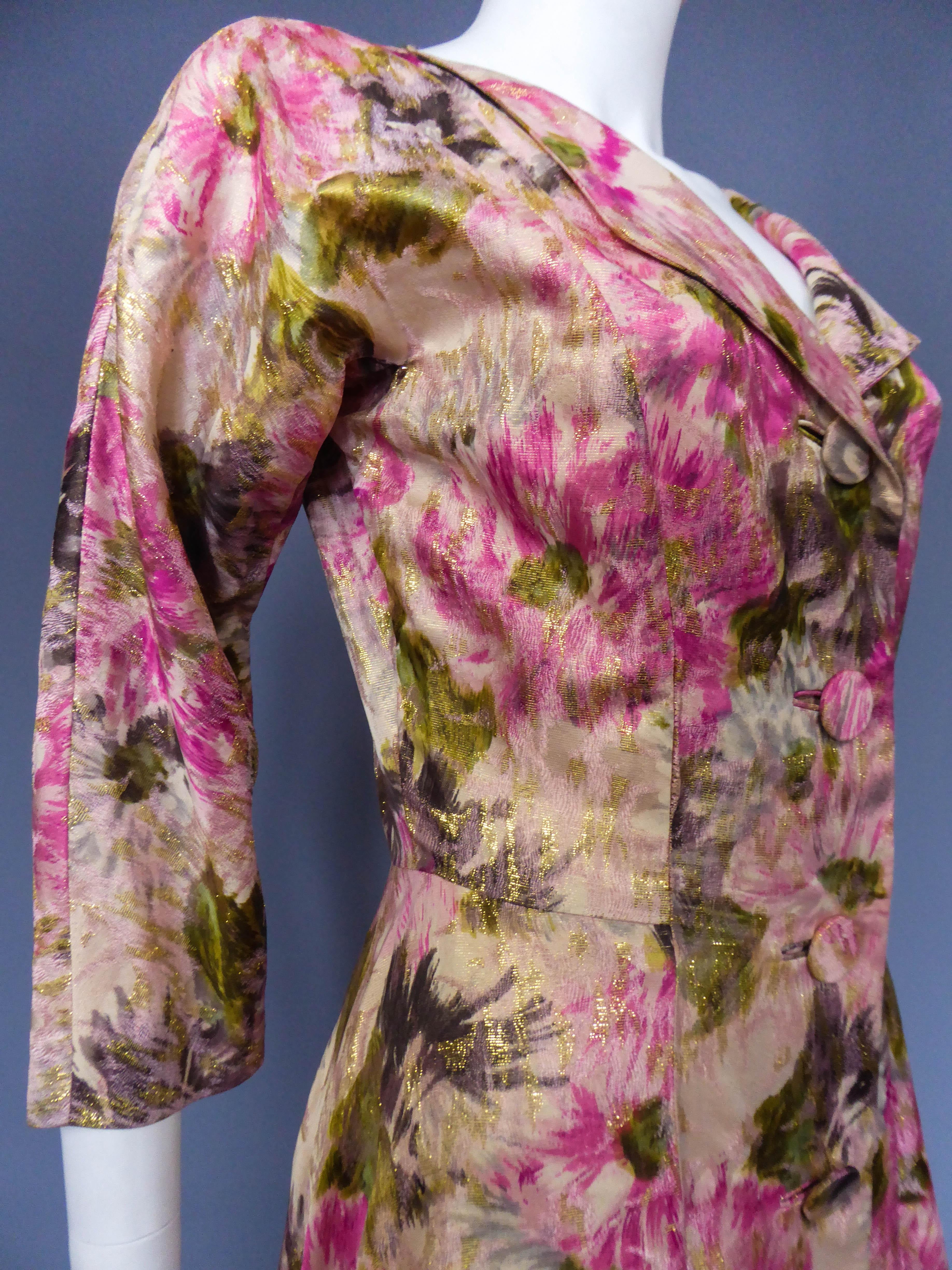 Robe de soirée en lamé d'or et fleurs d'Elizabeth Arden, Circa 1950 en vente 10
