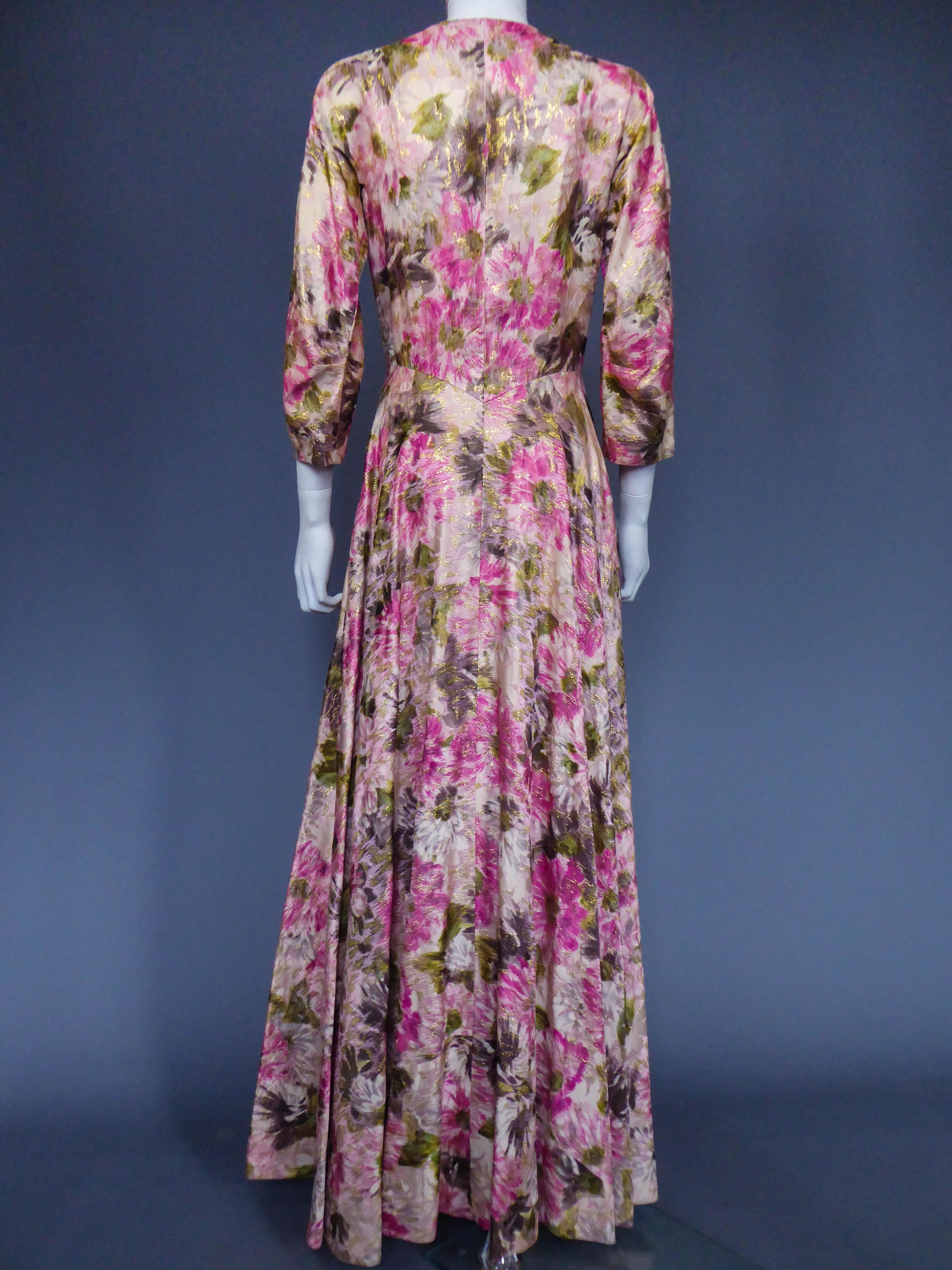 Robe de soirée en lamé d'or et fleurs d'Elizabeth Arden, Circa 1950 en vente 1