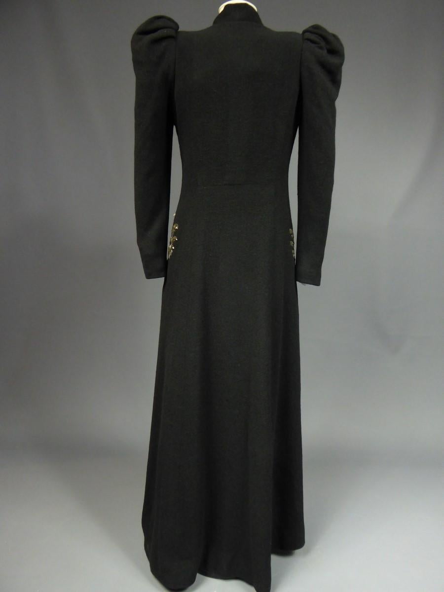 An Elsa Schiaparelli Woolen Embroidered Couture Evening Coat - France Circa 1939 For Sale 2