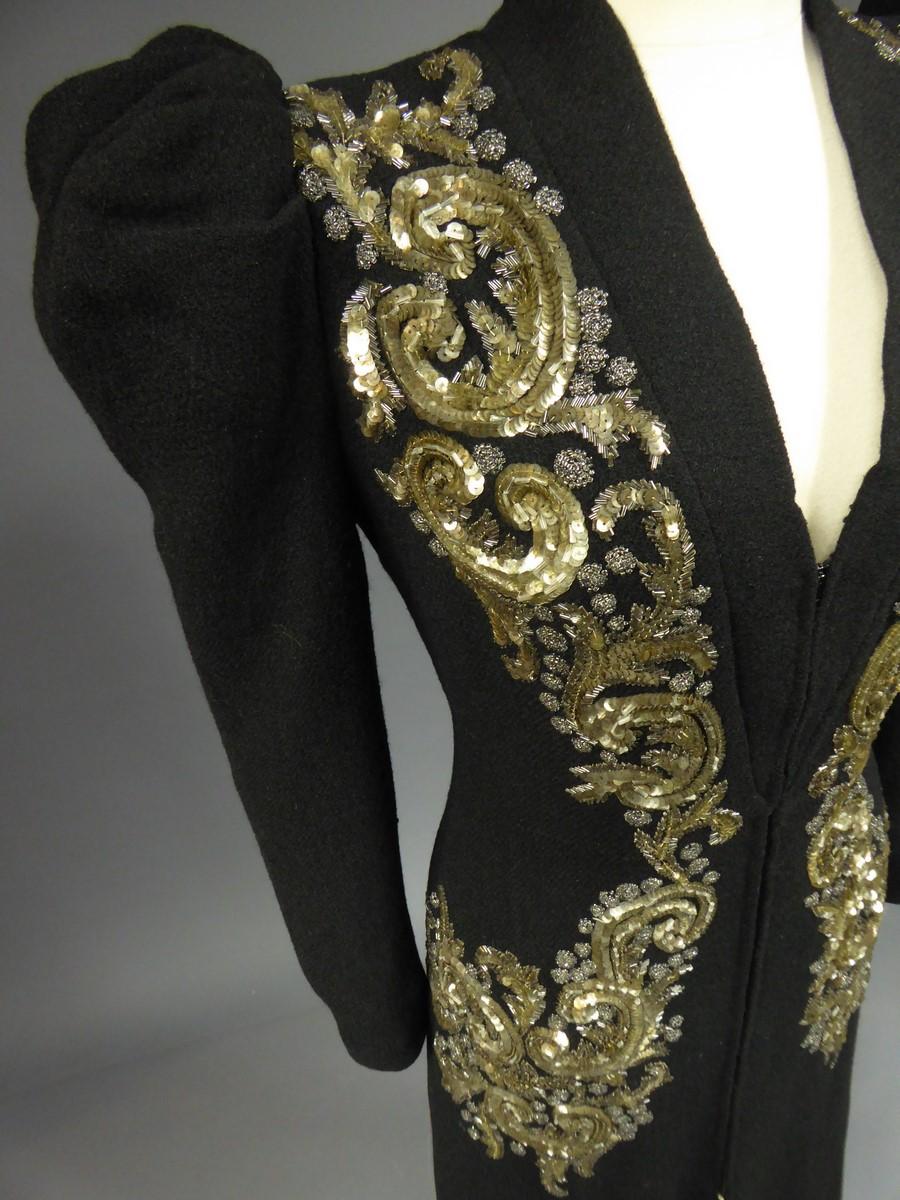 An Elsa Schiaparelli Woolen Embroidered Couture Evening Coat - France Circa 1939 For Sale 4