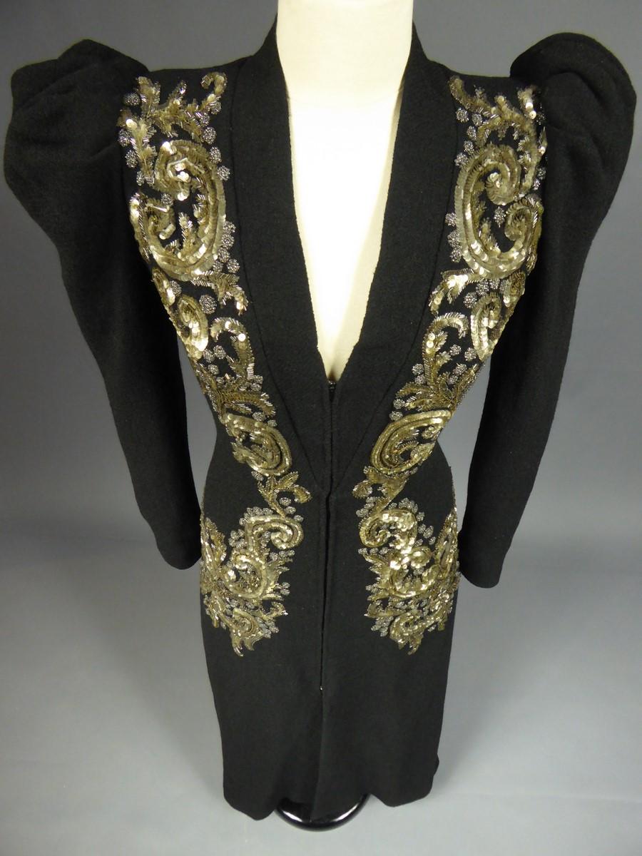 An Elsa Schiaparelli Woolen Embroidered Couture Evening Coat - France Circa 1939 For Sale 6