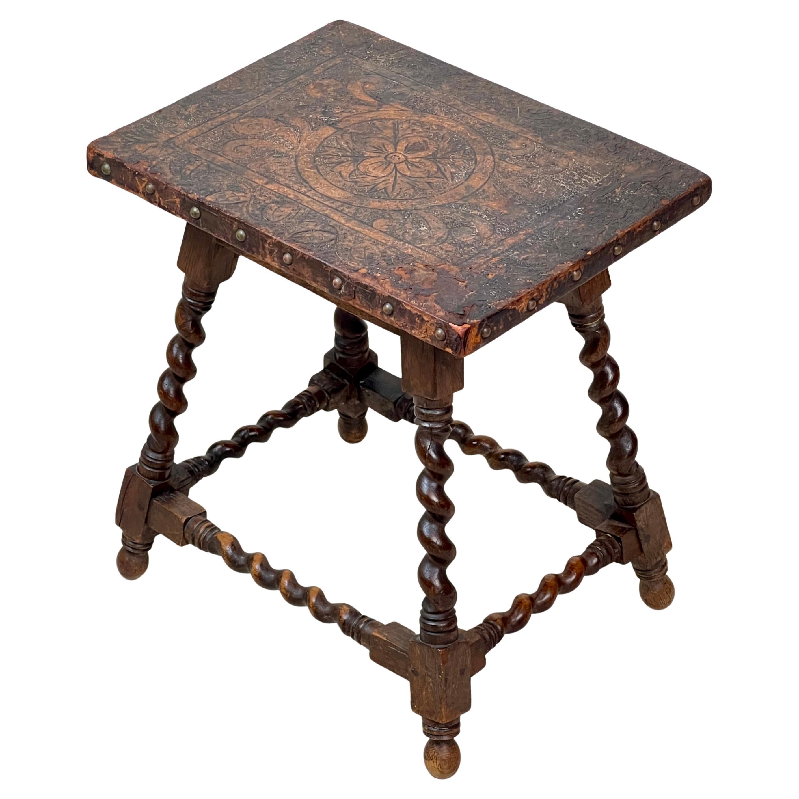 Un tavolino o tavolino occasionale in pelle goffrata e Oak in vendita