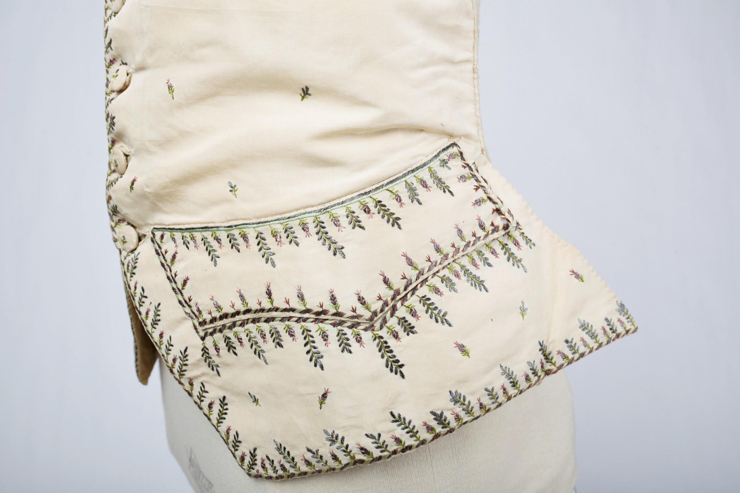 An Embroidered Cream Gros de Tours Waistcoat period Louis XVI France Circa 1785 For Sale 2