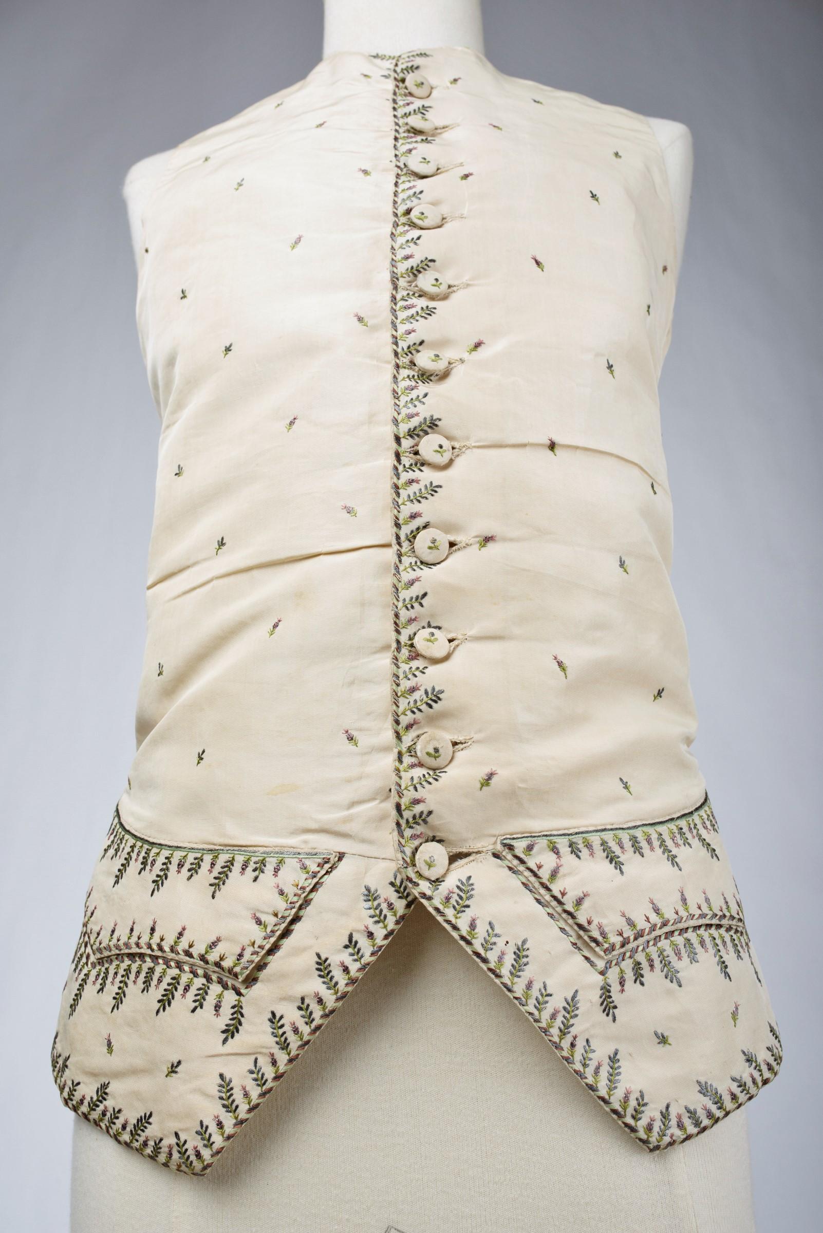 18th century ruffle shirt