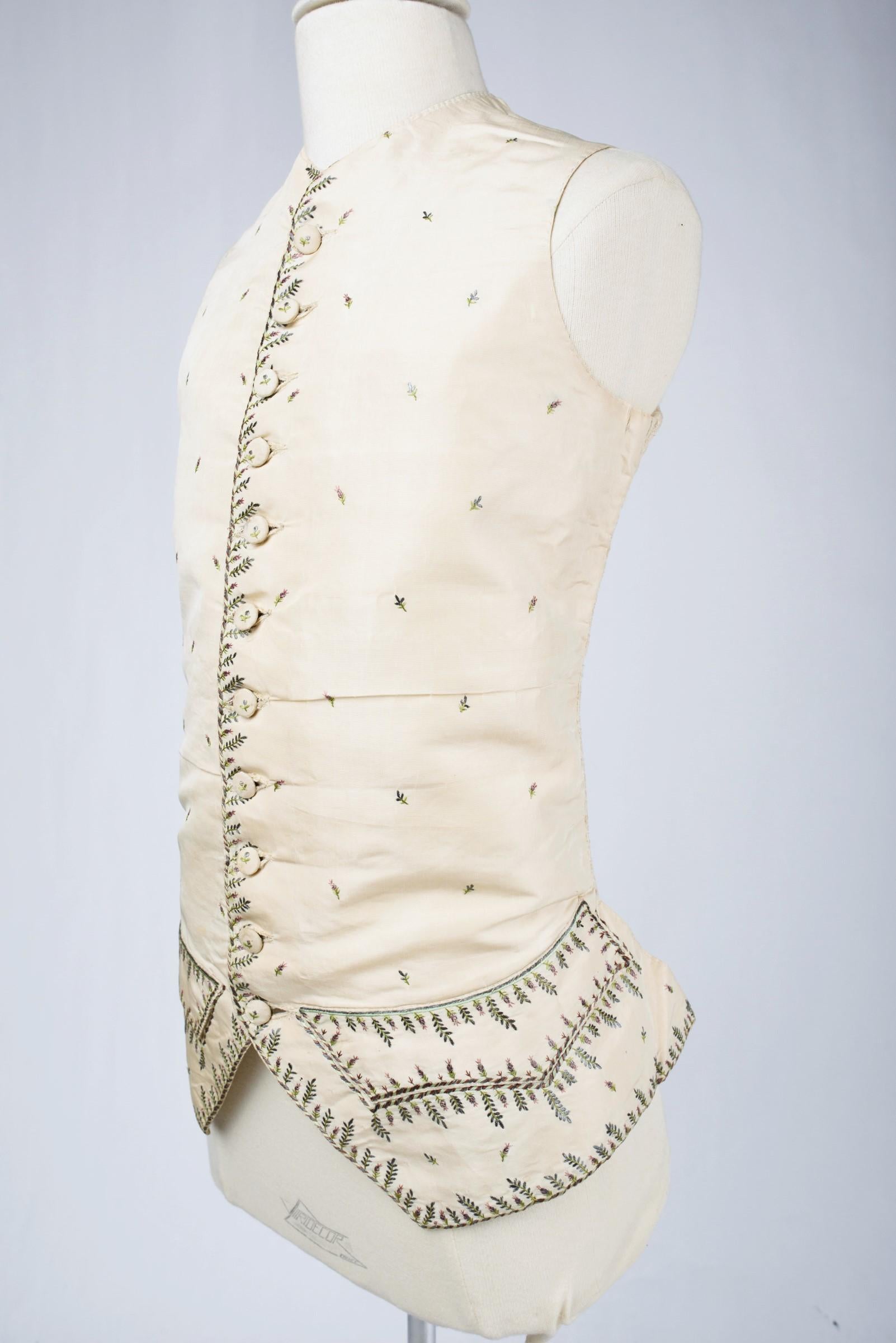 An Embroidered Cream Gros de Tours Waistcoat period Louis XVI France Circa 1785 For Sale 1