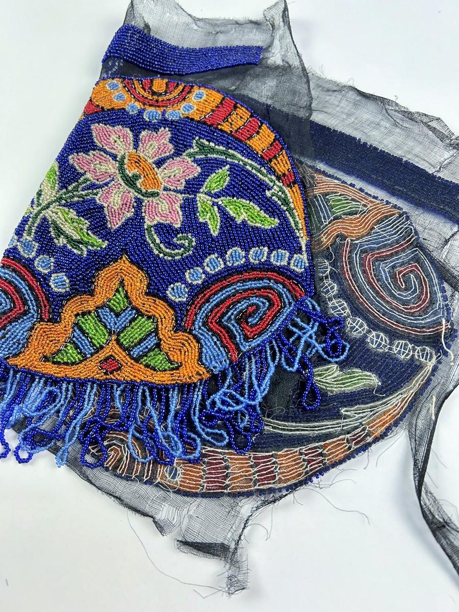 An Embroidered Glass Beaded Purse - Art Deco - French Circa 1925 For Sale 4